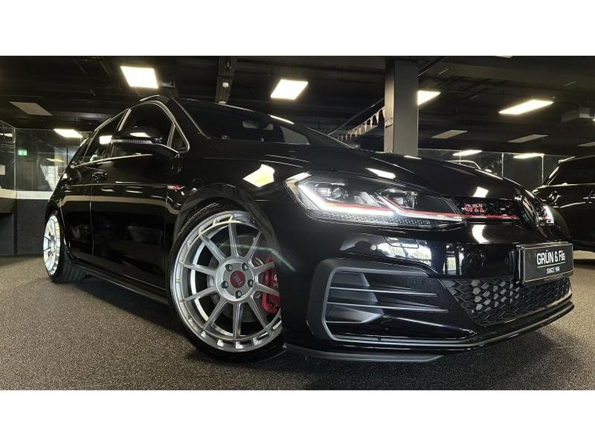 VW Golf VII GTI Performance (2019) - Photo 2