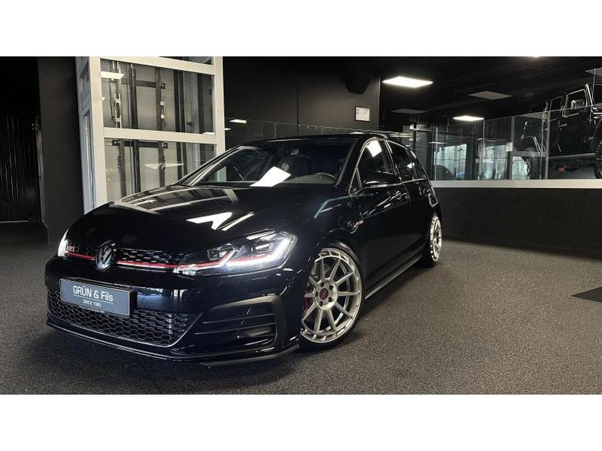VW Golf VII GTI Performance (2019) - Photo 4