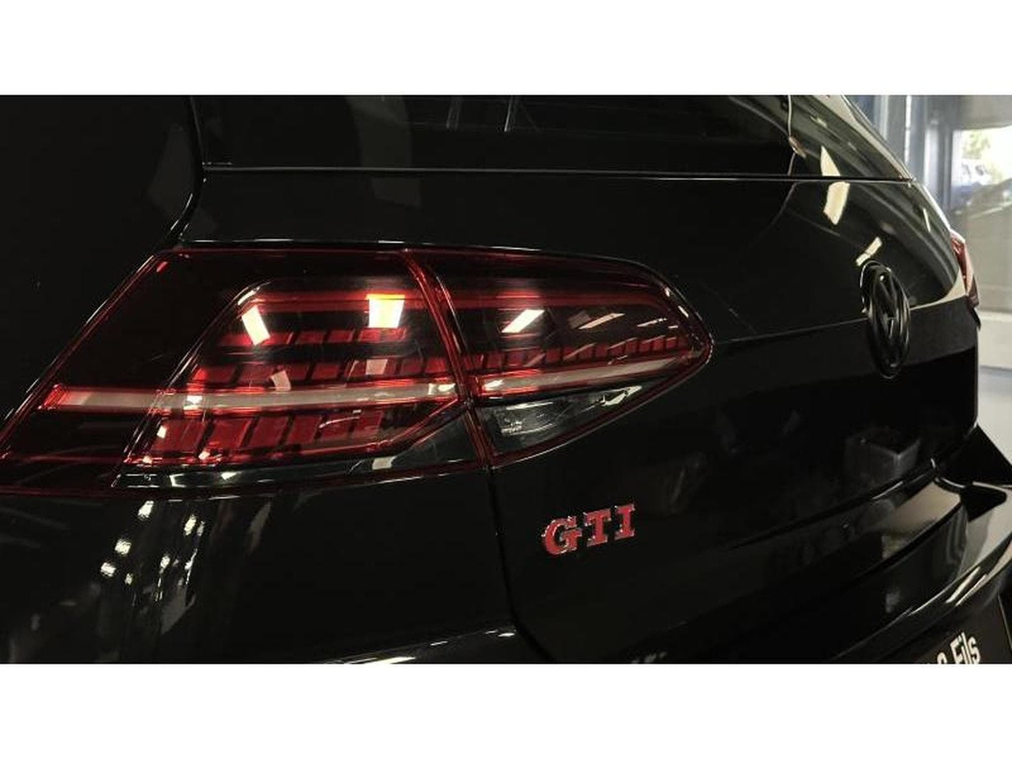 VW Golf VII GTI Performance (2019) - Photo 10