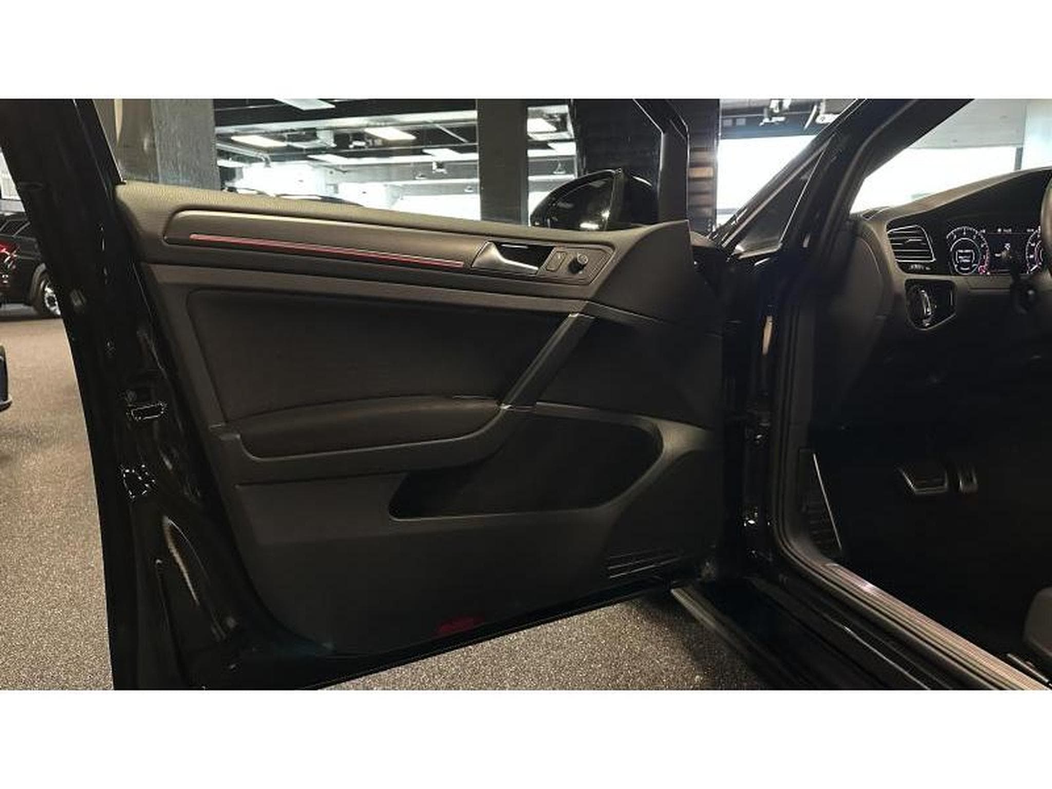 VW Golf VII GTI Performance (2019) - Photo 12