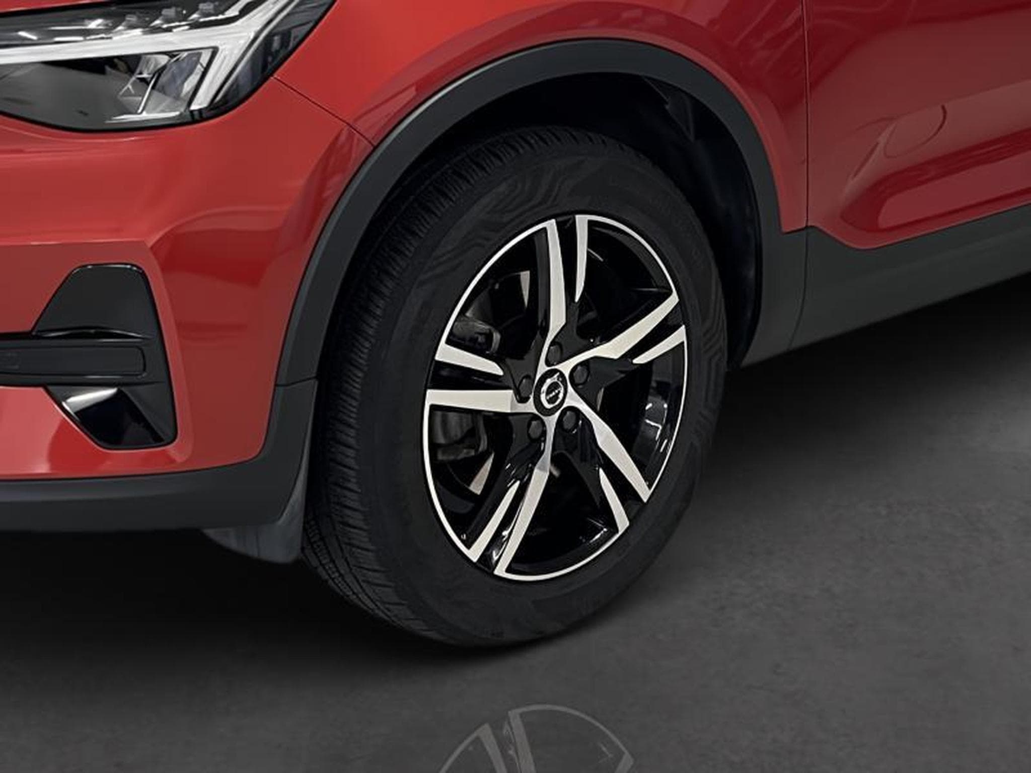 Volvo XC40 Plus Dark (2023) - Photo 4