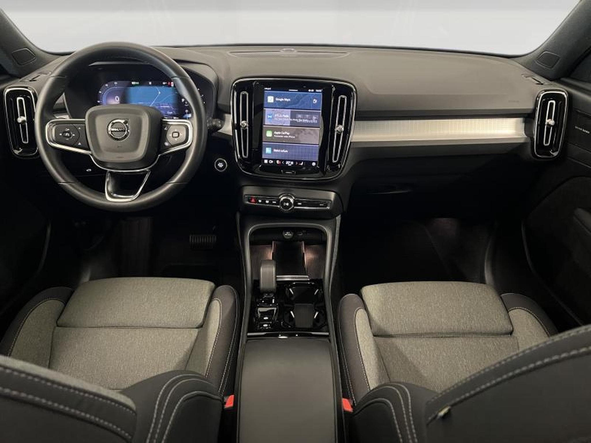 Volvo XC40 Plus Dark (2023) - Photo 15