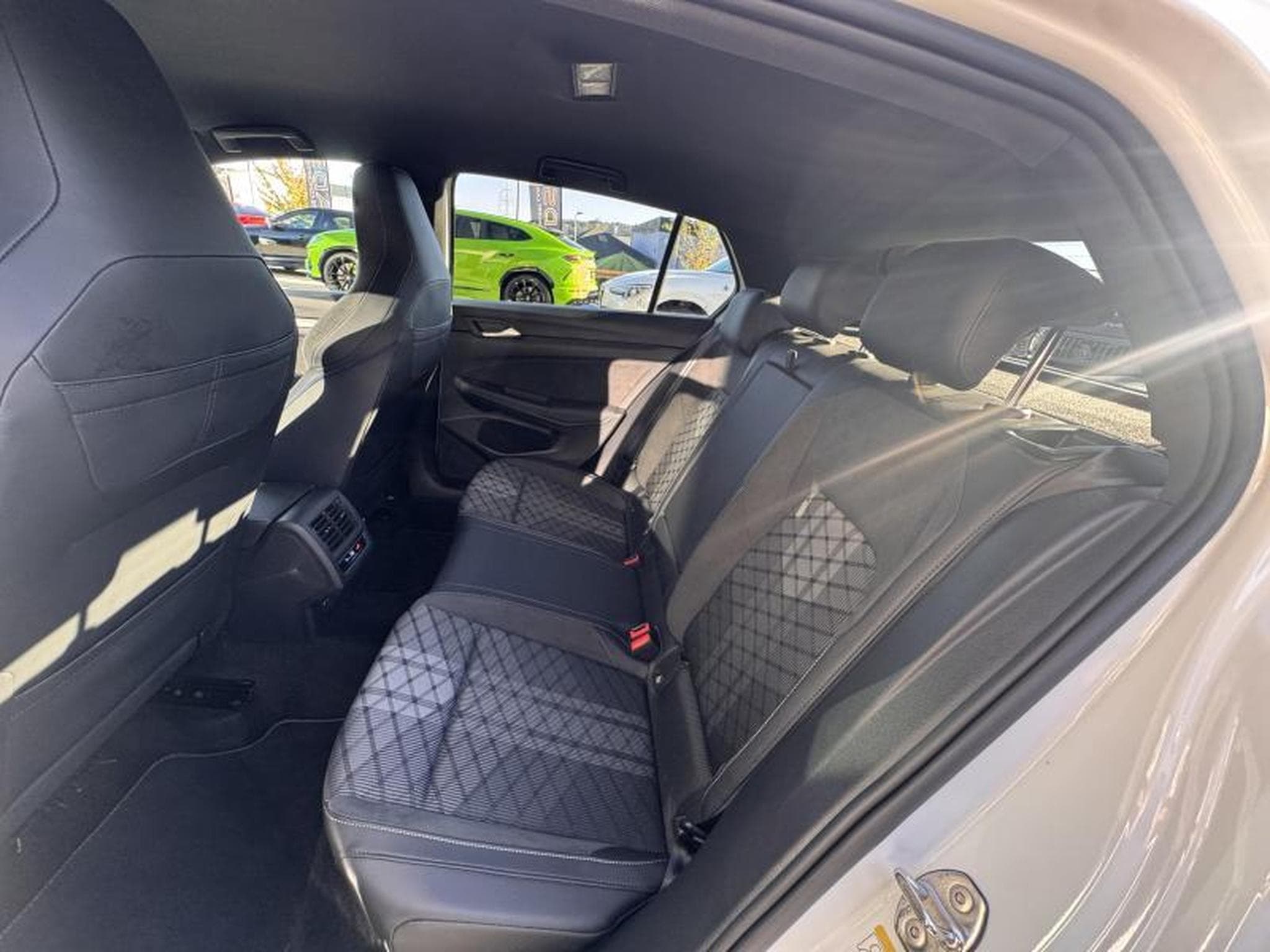 VW Golf R-Line 1.5 150ch/Garantie VW 12-2030/Attelage/IQ Light/Camer (2025) - Foto 11