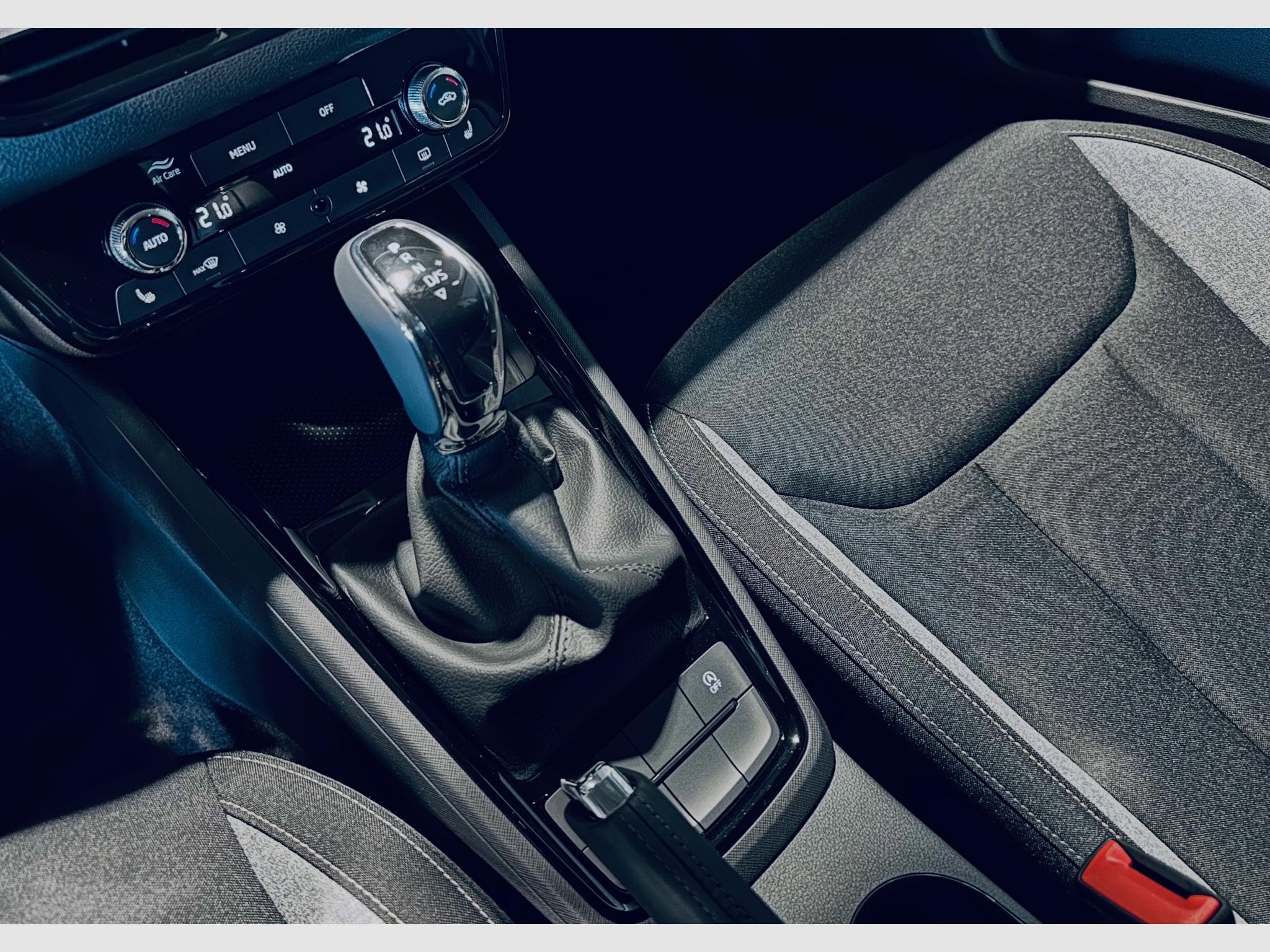 Skoda Kamiq KAMIQ SELECTION TSI DSG (2026) - Photo 9