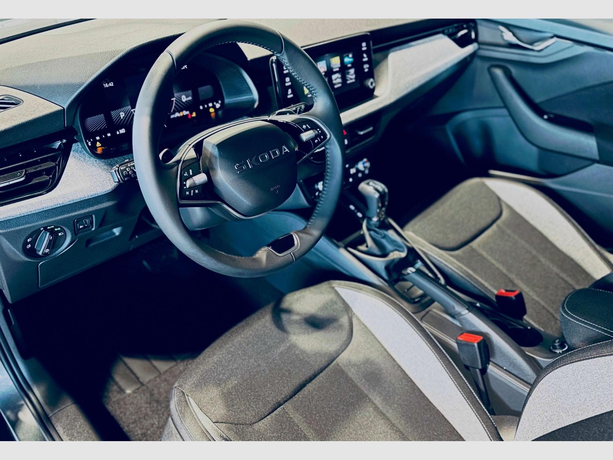 Skoda Kamiq KAMIQ SELECTION TSI DSG (2026) - Photo 7
