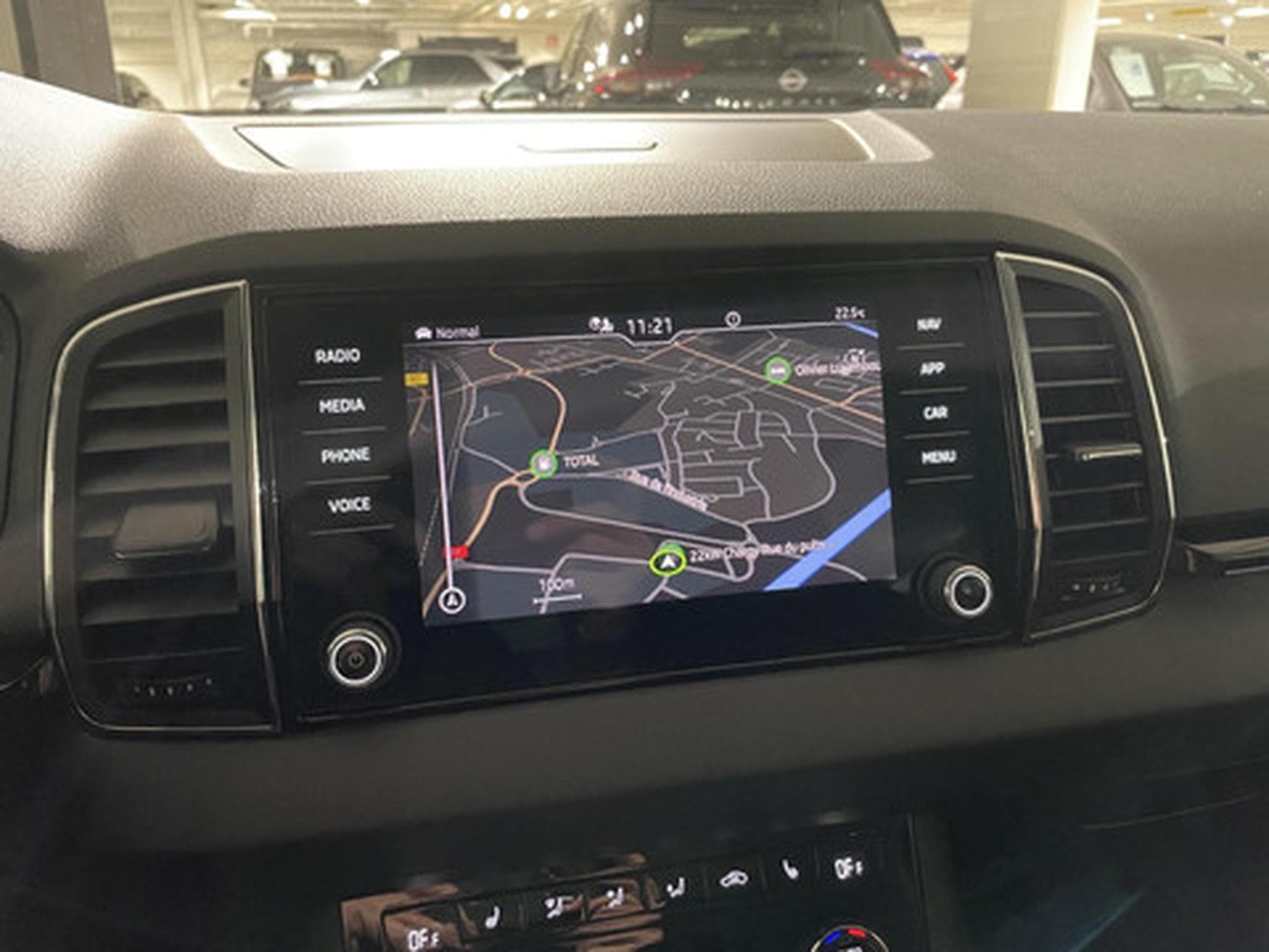 Skoda Karoq 1.5 TSI 110kW DSG7 (2022) - Photo 3