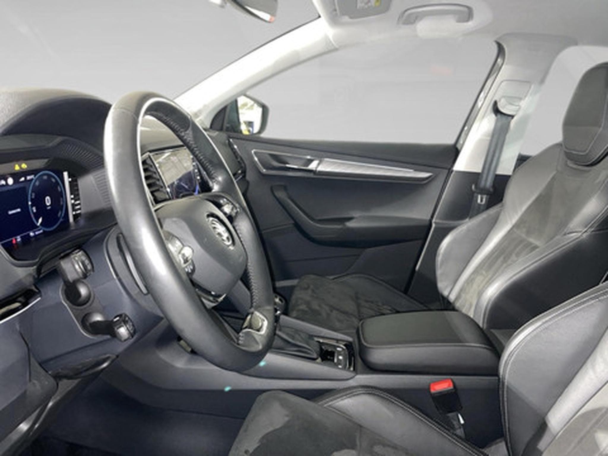Skoda Karoq 1.5 TSI 110kW DSG7 (2022) - Photo 4