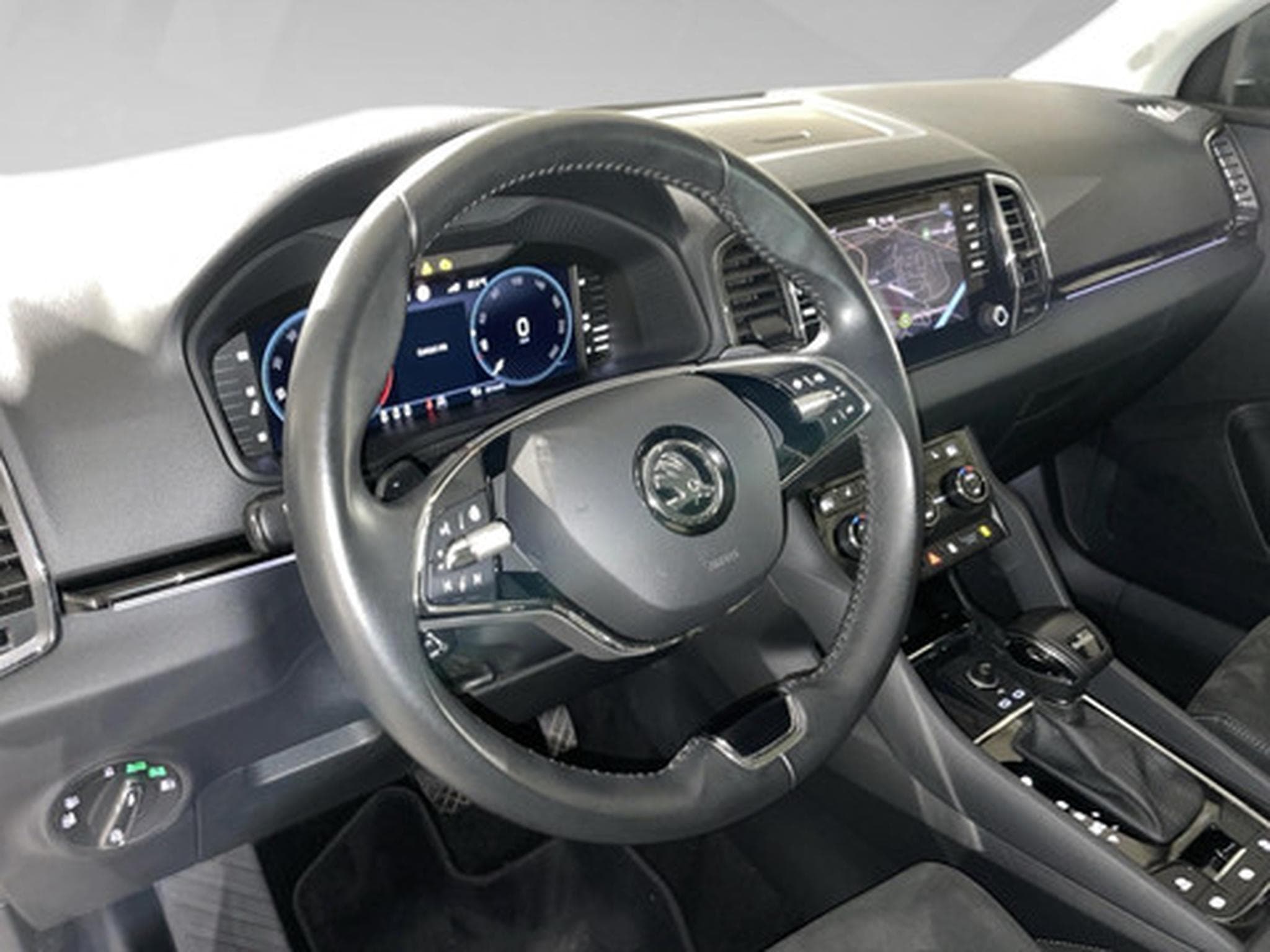 Skoda Karoq 1.5 TSI 110kW DSG7 (2022) - Photo 8