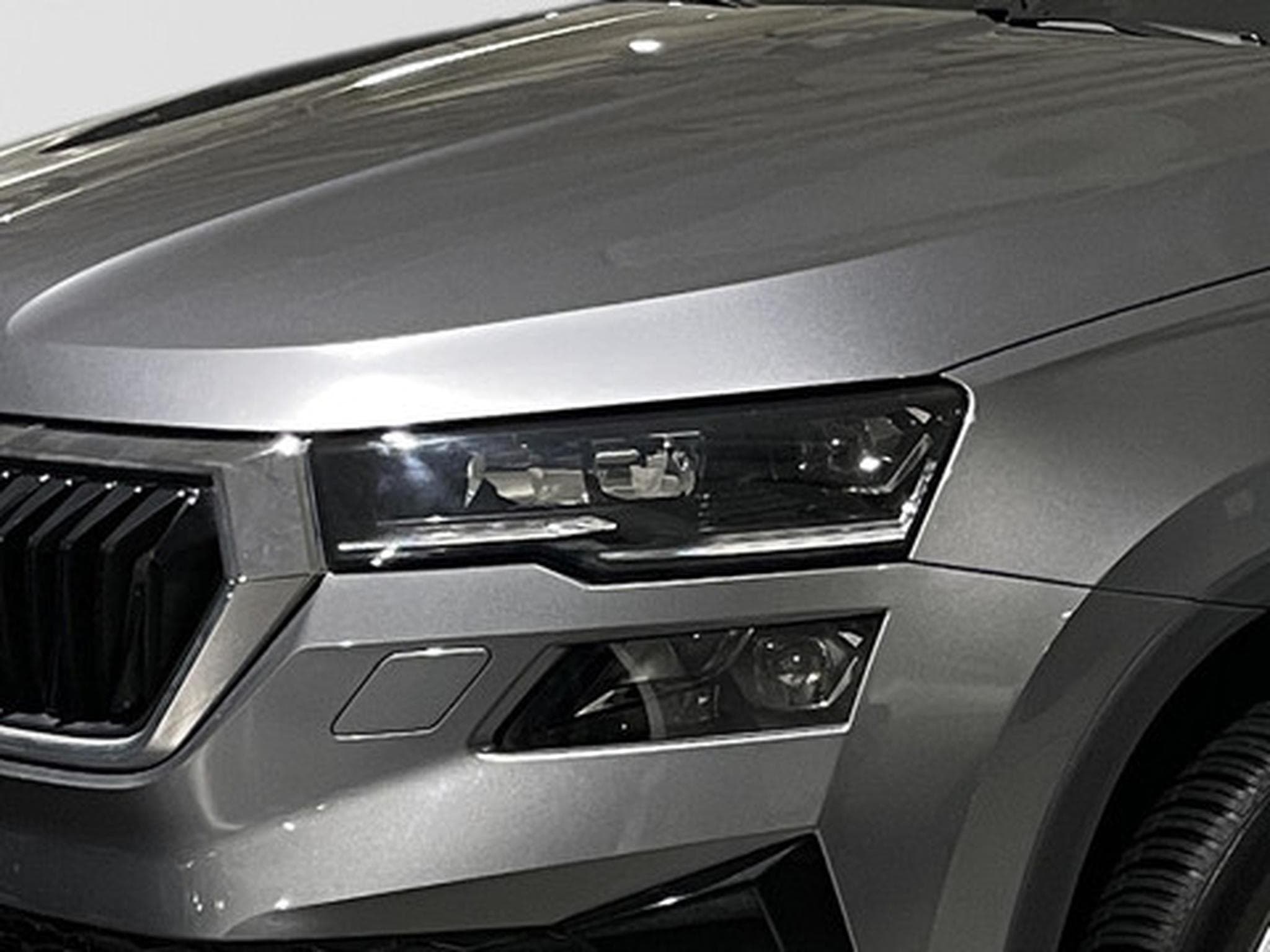 Skoda Karoq 1.5 TSI 110kW DSG7 (2022) - Photo 23