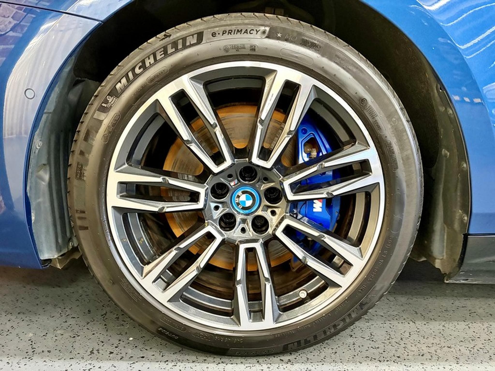 BMW i5 i5 M60 601cv Auto xDrive 4x4/Cuir/Navi/Cam360 (2024) - Photo 3