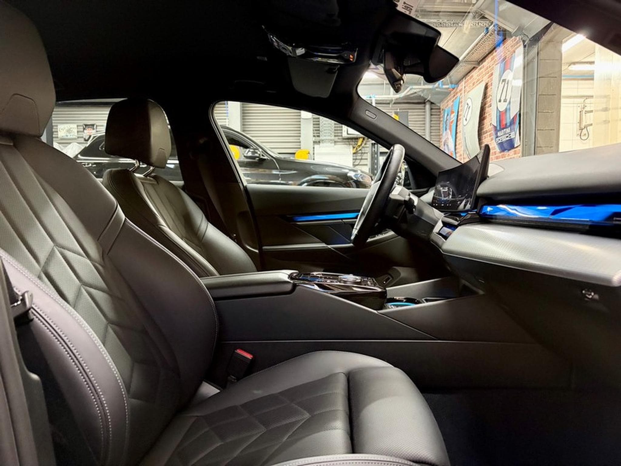 BMW i5 i5 M60 601cv Auto xDrive 4x4/Cuir/Navi/Cam360 (2024) - Photo 8