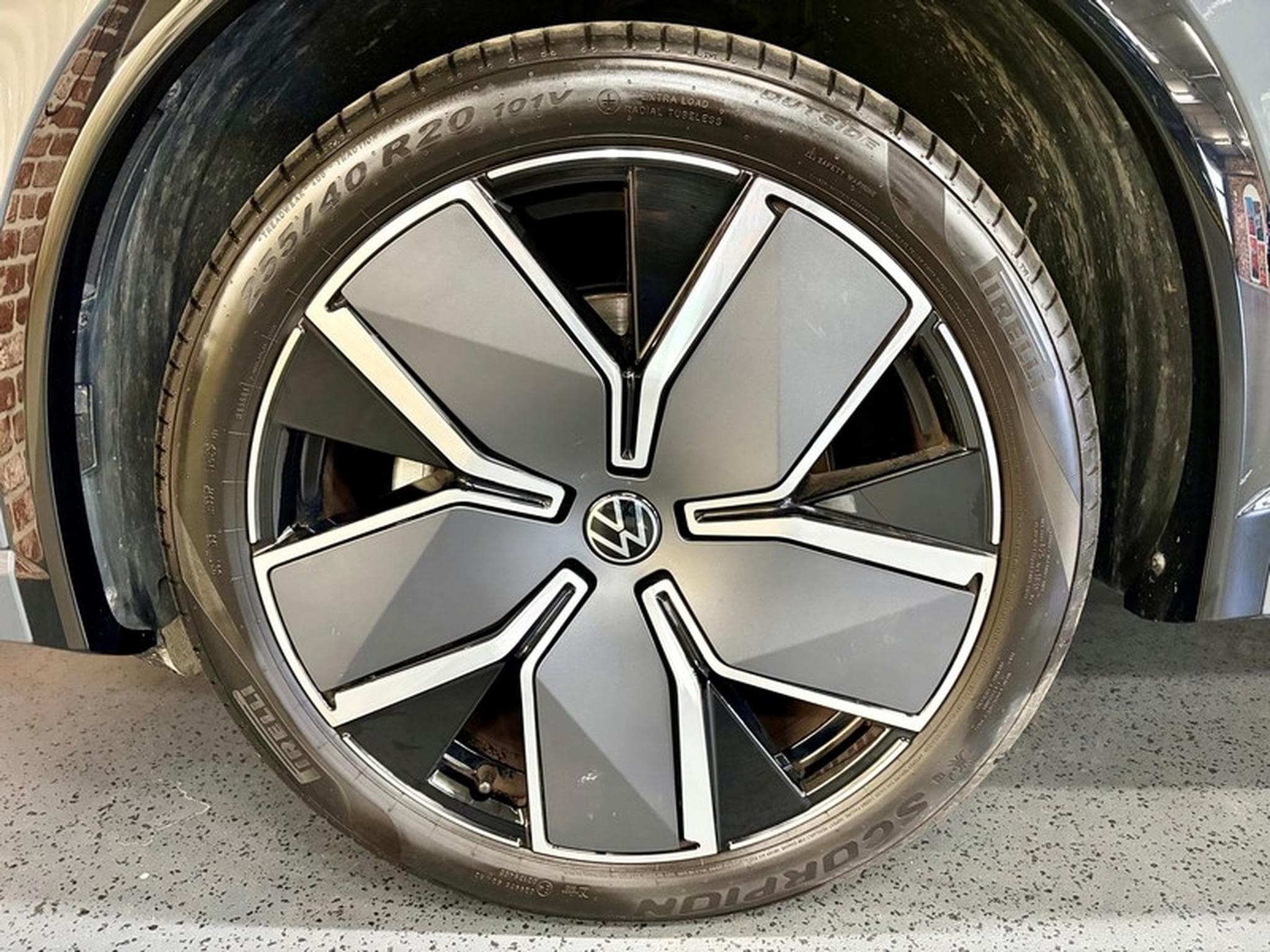 VW Tiguan Tiguan 2.0 TDi 150cv Auto R-LINE ToitO+P/SiègCh/Navi (2026) - Photo 3