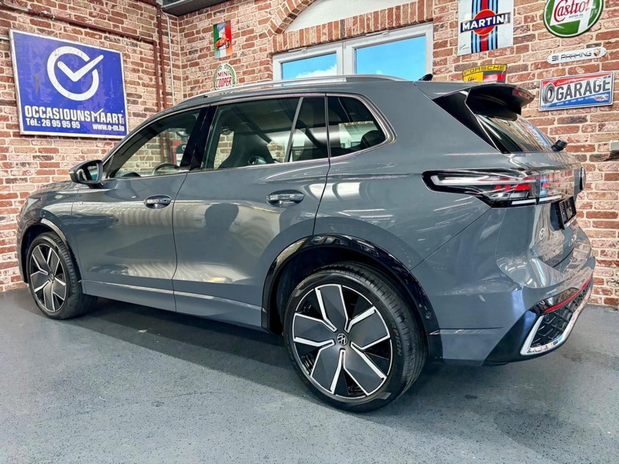 VW Tiguan Tiguan 2.0 TDi 150cv Auto R-LINE ToitO+P/SiègCh/Navi (2026) - Photo 2