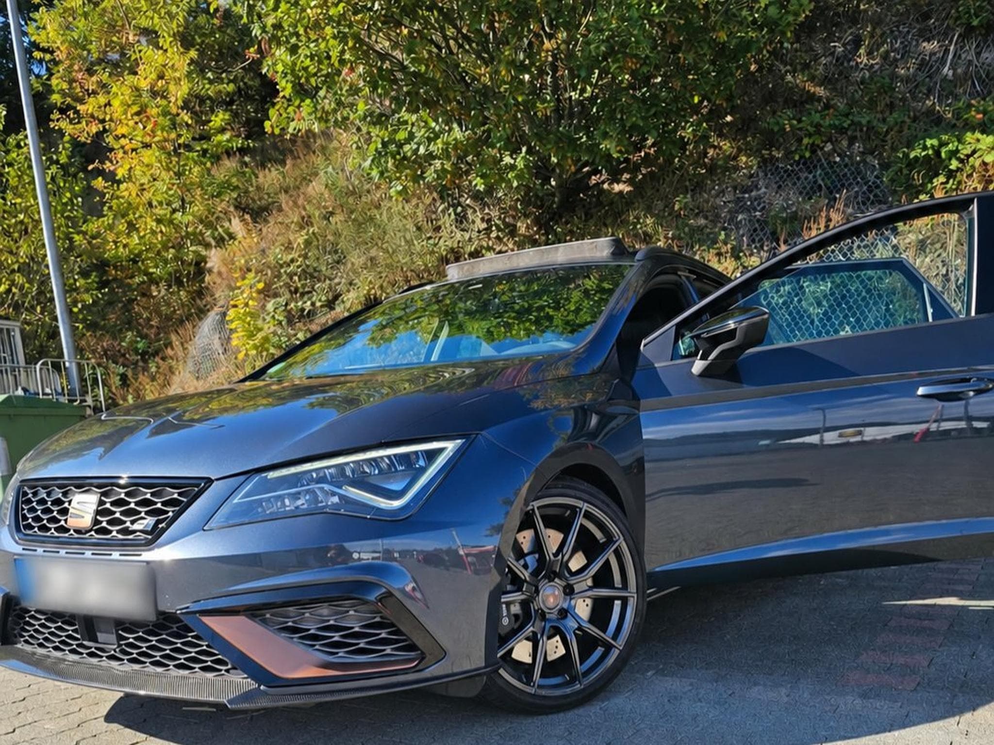 Seat Leon ST CUPRA R 300 4Drive DSG (2020) - Photo 1