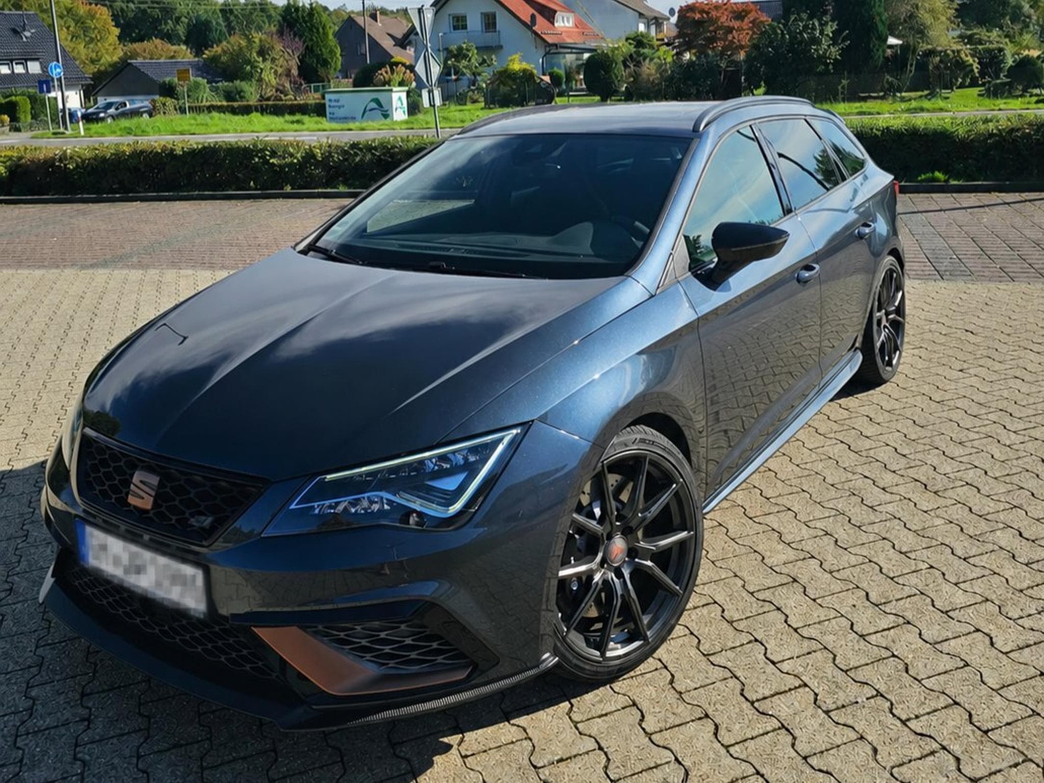 Seat Leon ST CUPRA R 300 4Drive DSG (2020) - Photo 3
