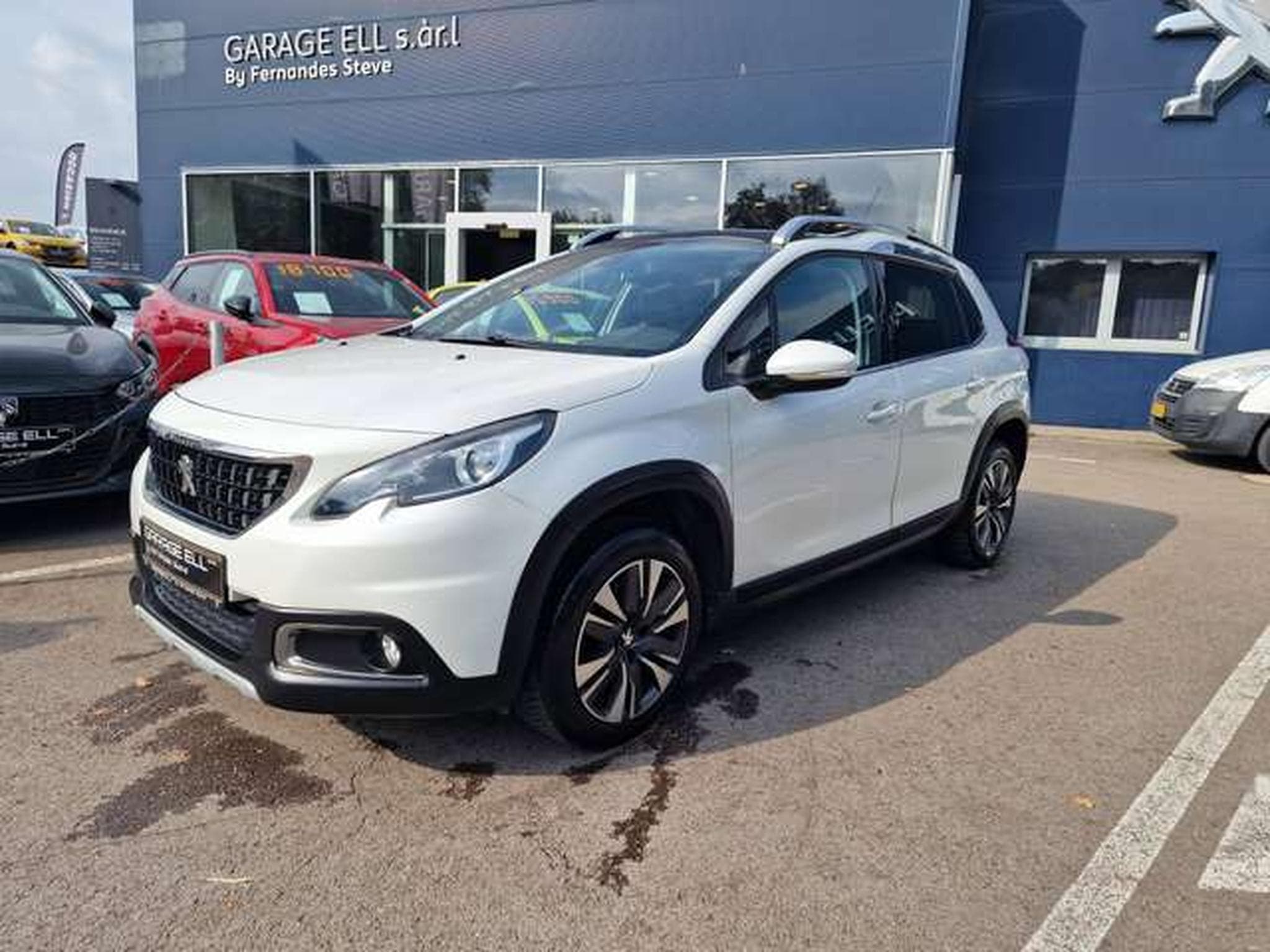 Peugeot 2008 Allure e-HDi FAP 115 STOP (2017) - Photo 1