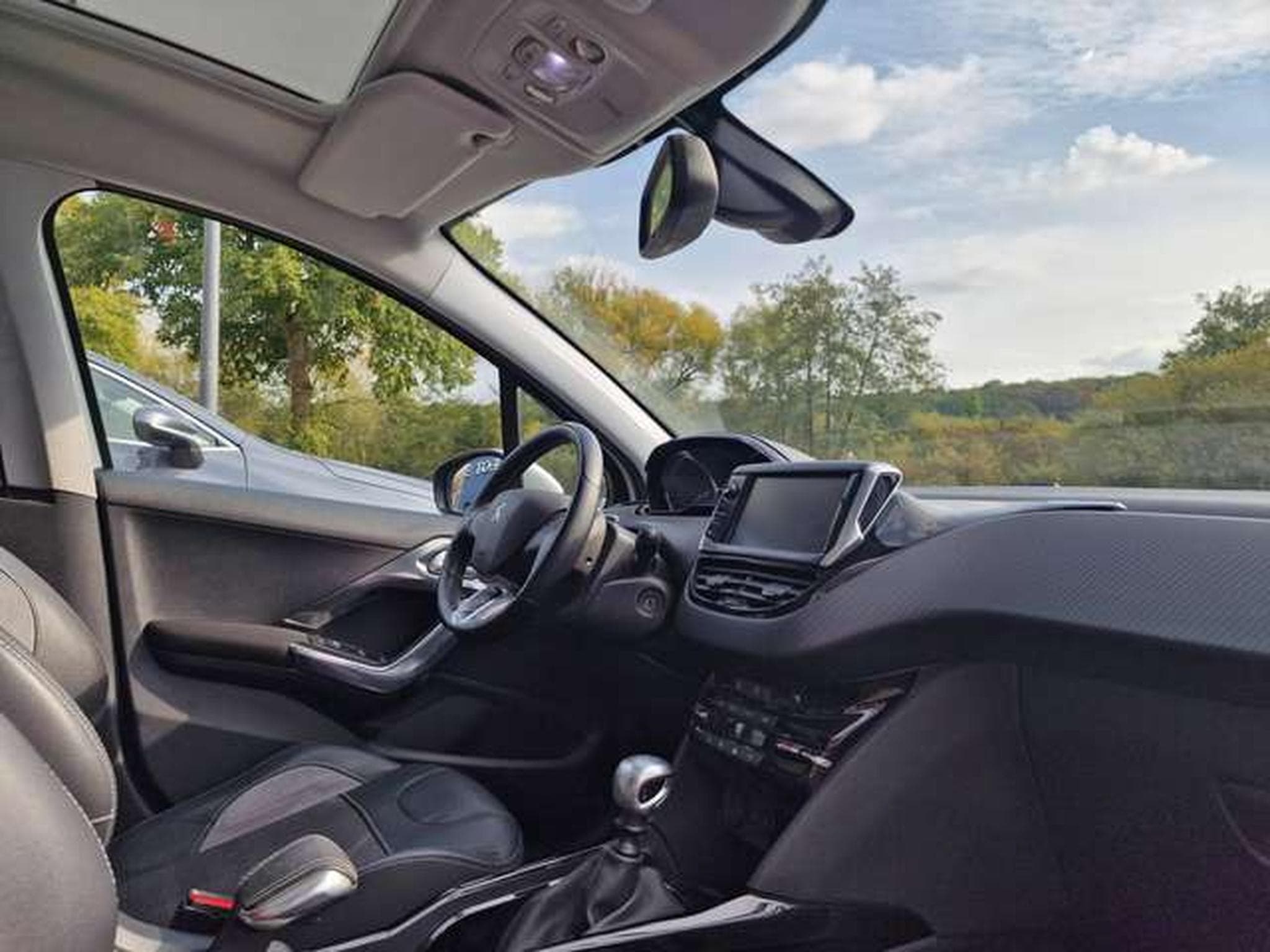 Peugeot 2008 Allure e-HDi FAP 115 STOP (2017) - Photo 8