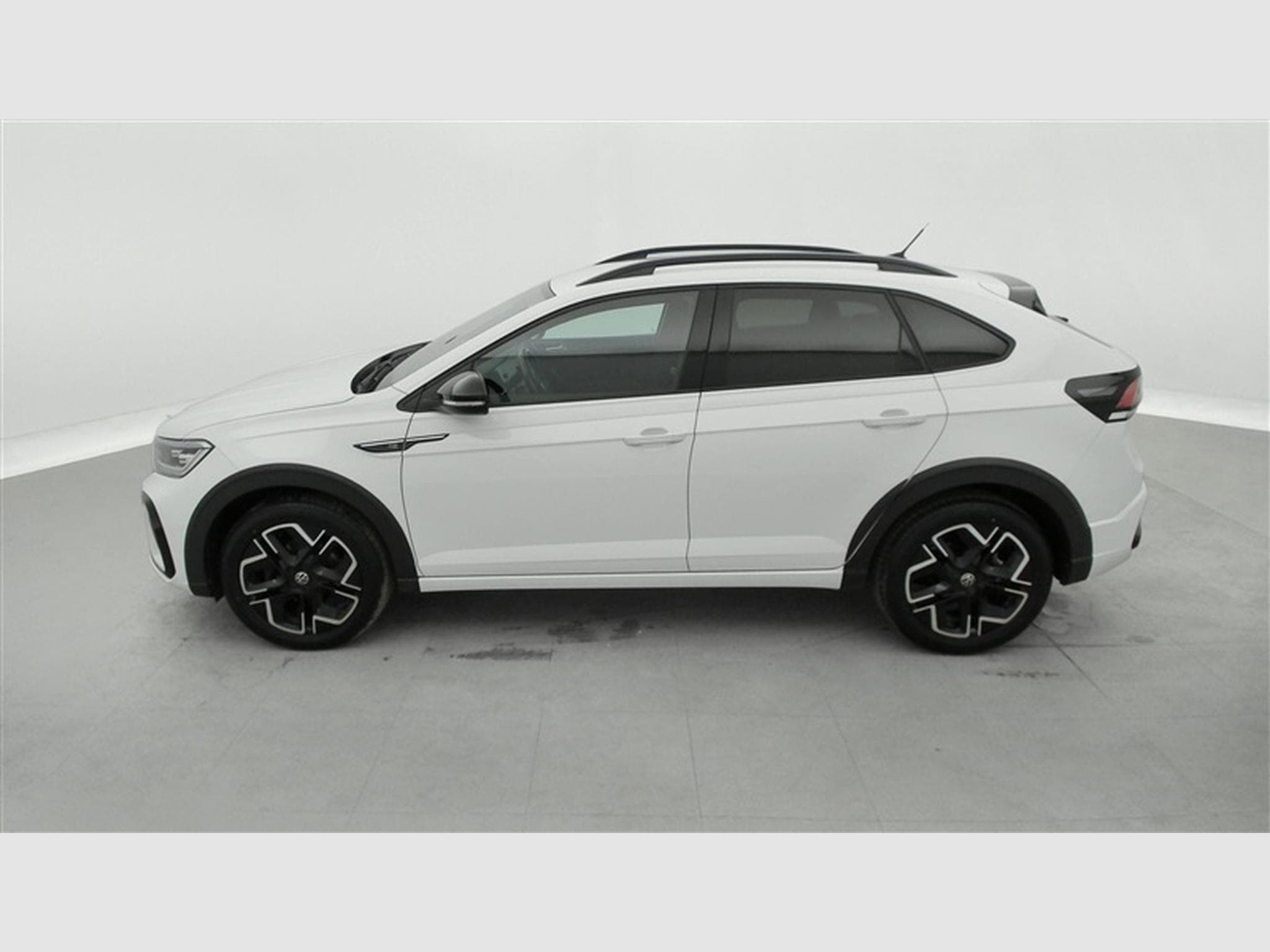 VW Taigo 1.0 TSI R-Line NAVI / FULL LED / CAMERA / JA 17" (2023) - Foto 3