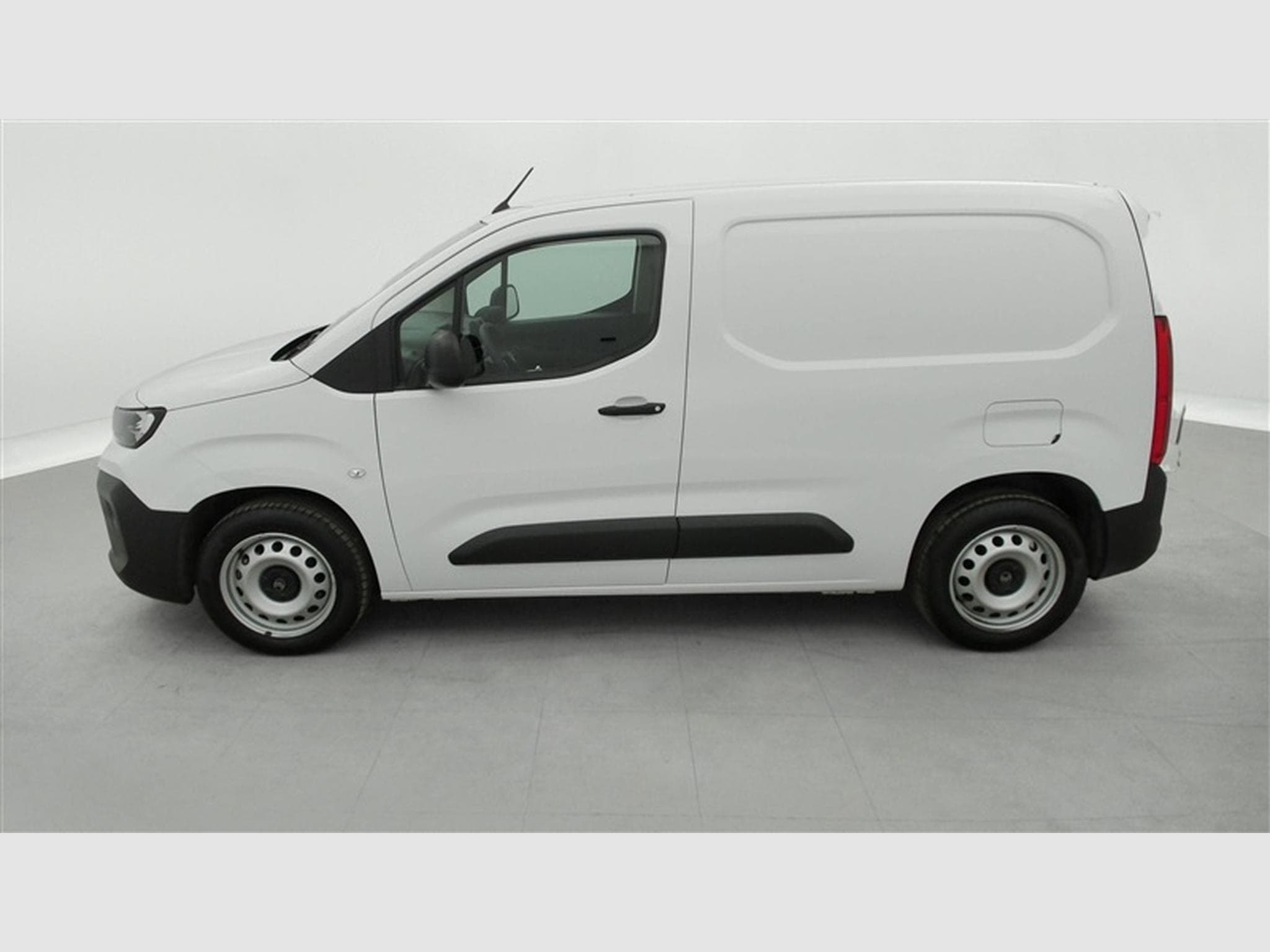 Citroen Berlingo 1.5 BlueHDi 130Cv EAT8 M CLIM / BLUETOOTH / PDC (2025) - Foto 3