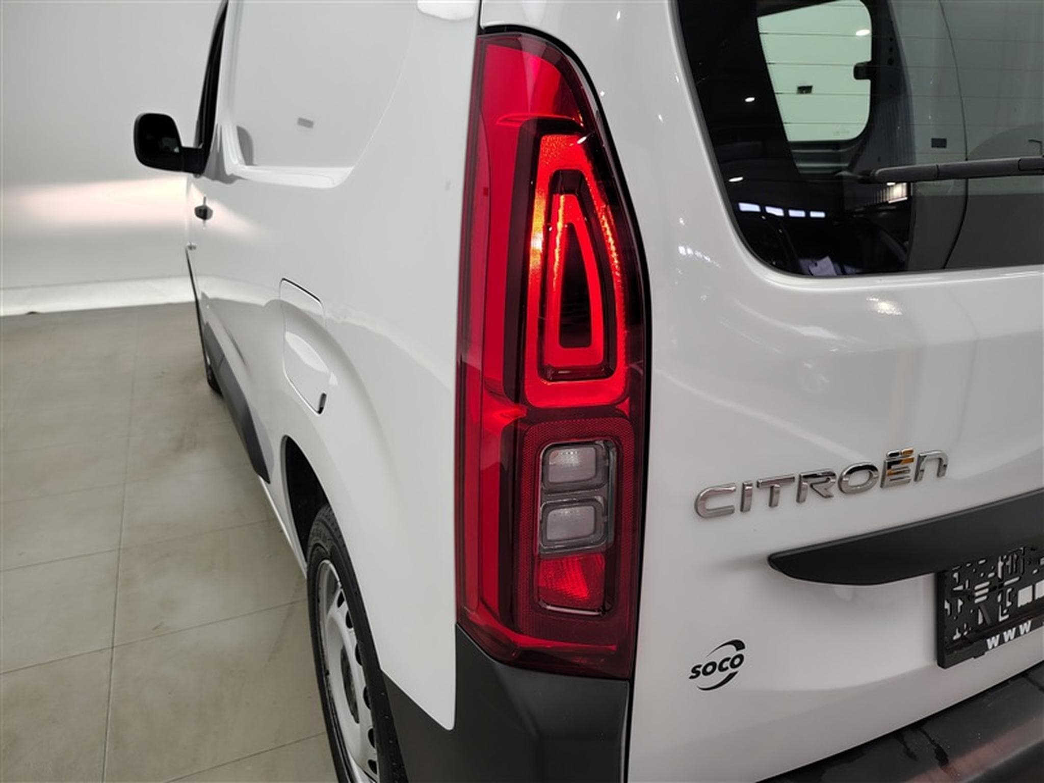 Citroen Berlingo 1.5 BlueHDi 130Cv EAT8 M CLIM / BLUETOOTH / PDC (2025) - Foto 16