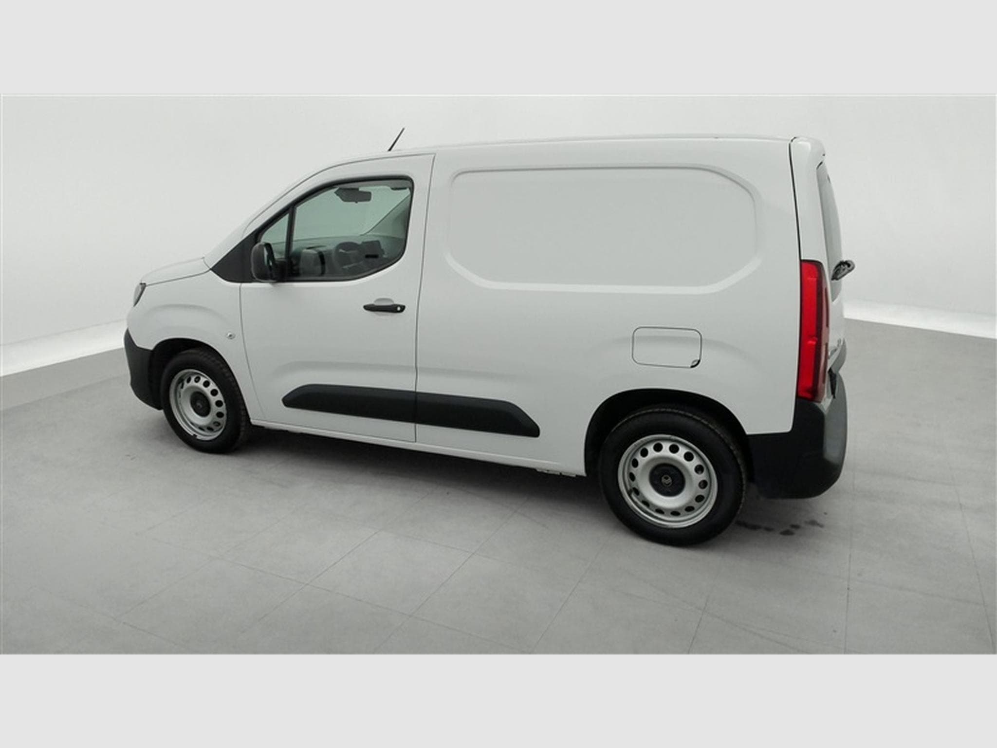 Citroen Berlingo 1.5 BlueHDi 130Cv EAT8 M CLIM / BLUETOOTH / PDC (2025) - Foto 25