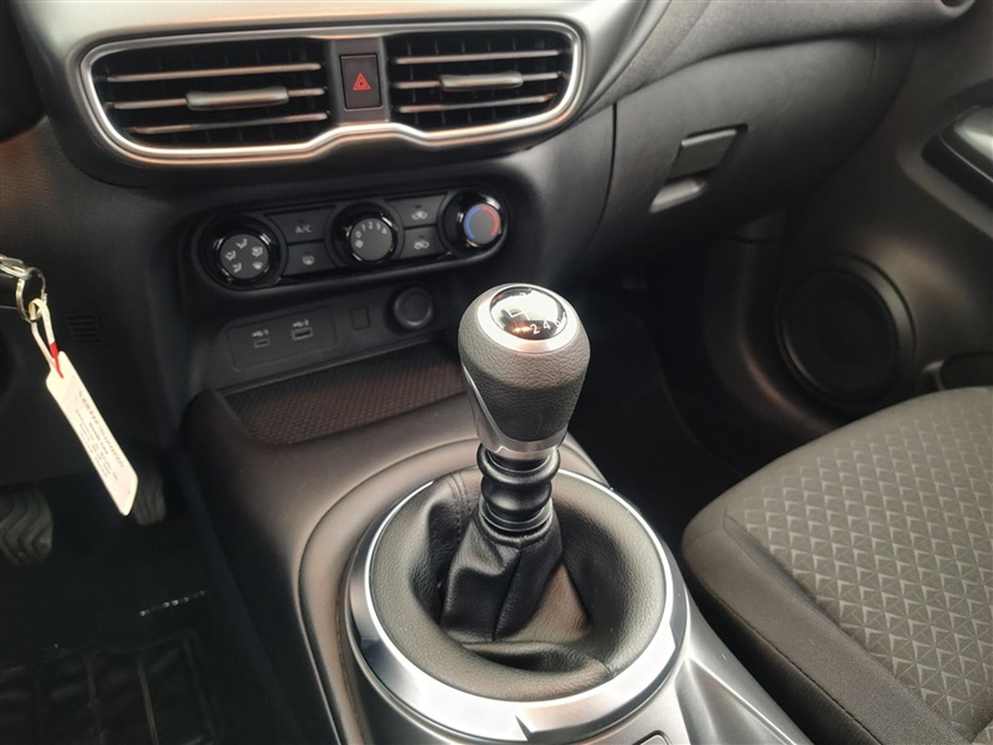 Nissan Juke 1.0 DIG-T 2WD Acenta CARPLAY / CAMERA (2025) - Foto 12