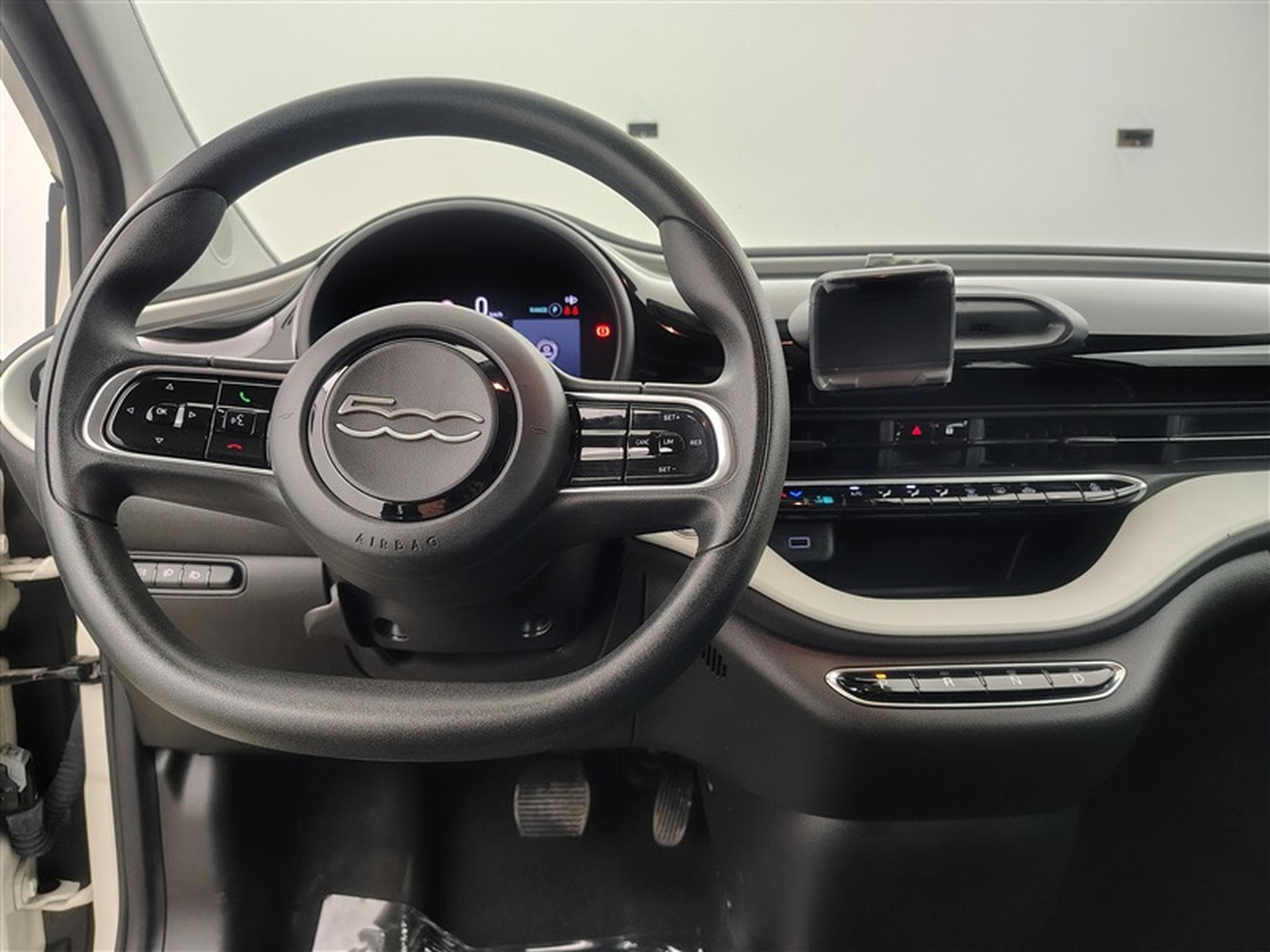 Fiat 500 500e 95cv Action (2023) - Foto 9
