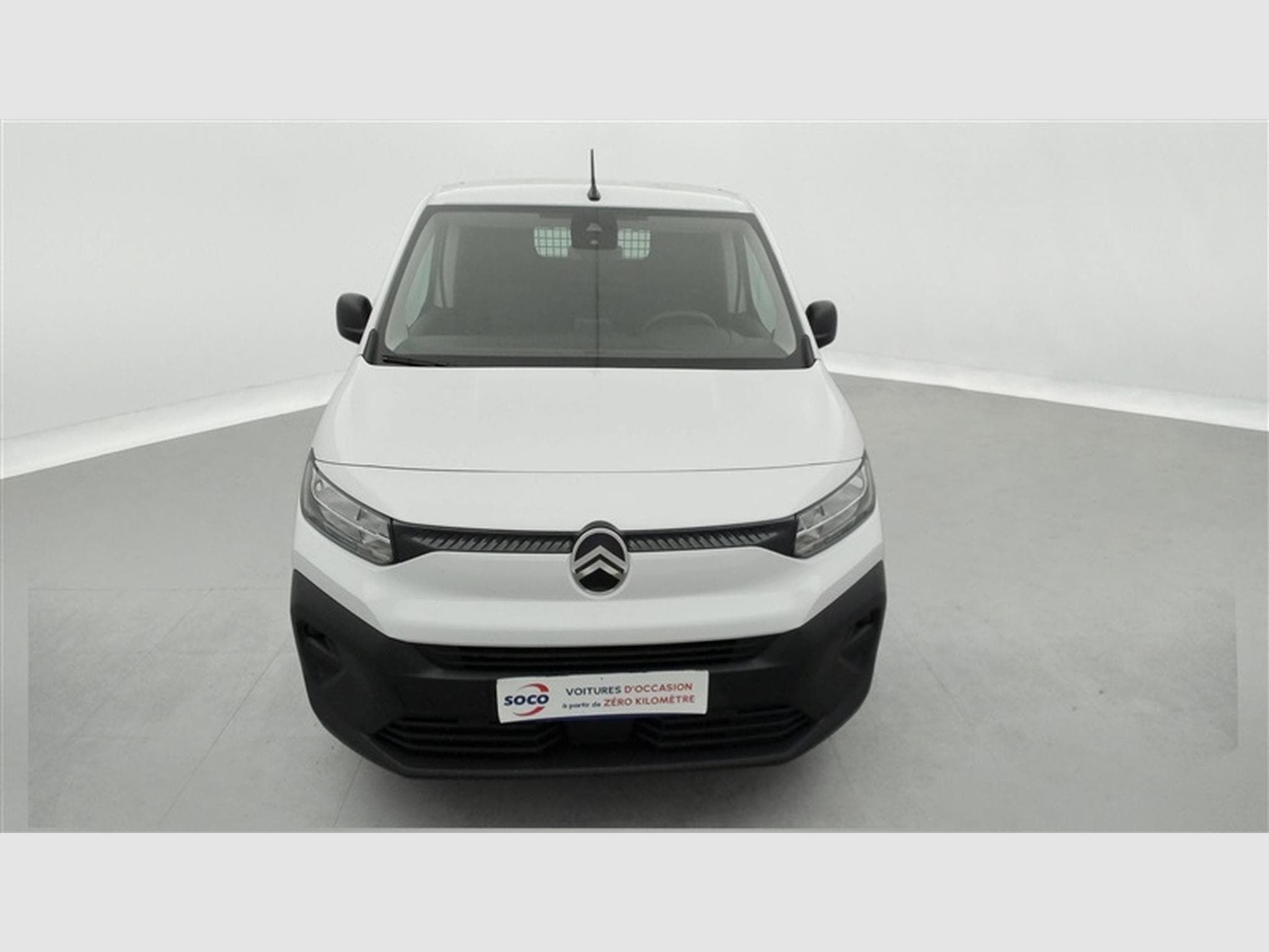 Citroen Berlingo 1.5 BlueHDi 130Cv EAT8 M CLIM / BLUETOOTH / PDC (2025) - Foto 4