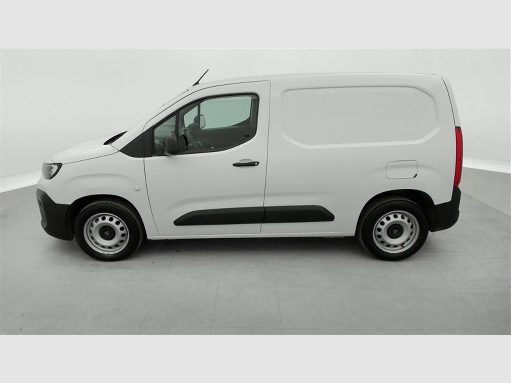 Citroen Berlingo 1.5 BlueHDi 130Cv EAT8 M CLIM / BLUETOOTH / PDC (2025) - Foto 3