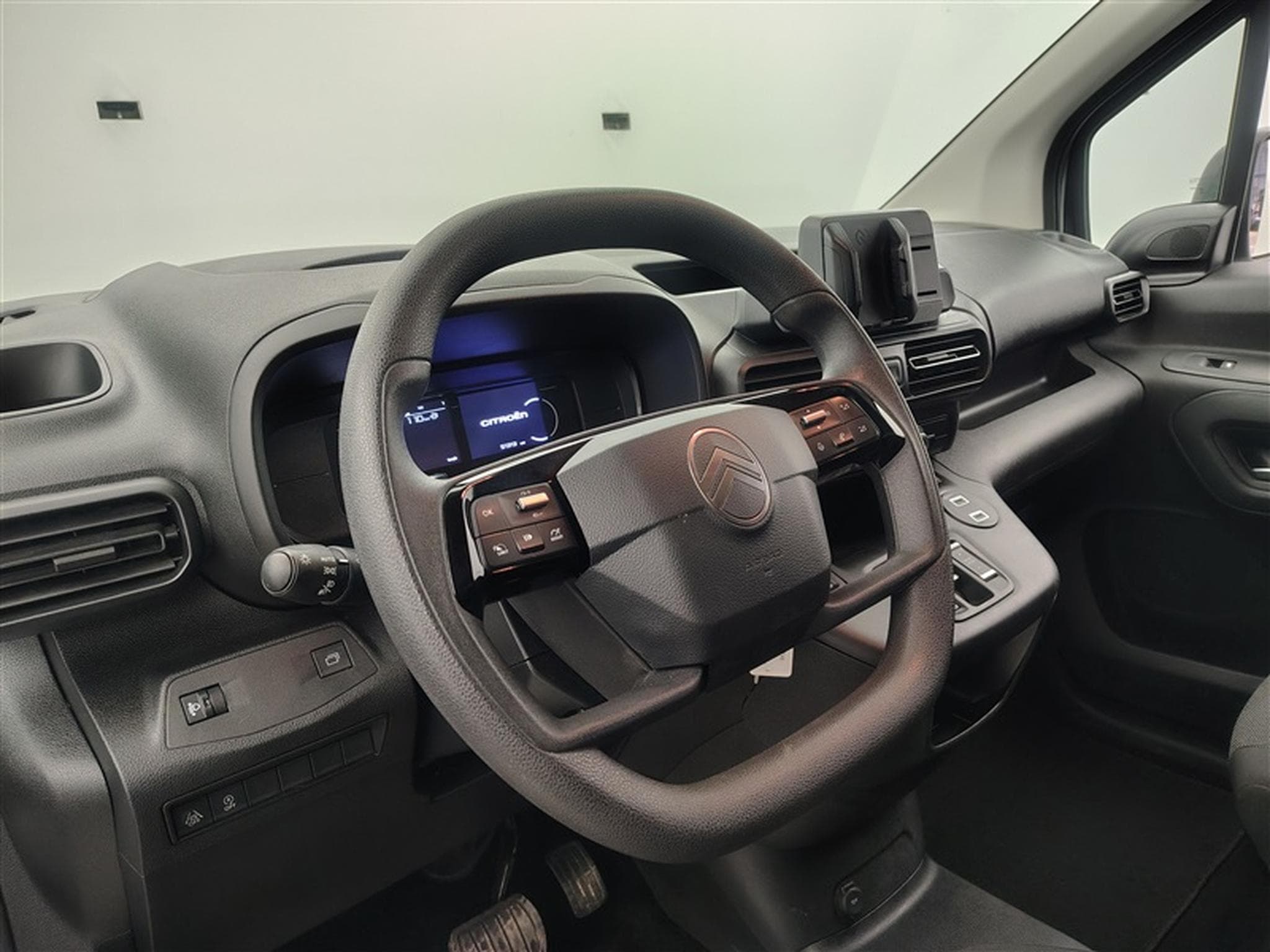 Citroen Berlingo 1.5 BlueHDi 130Cv EAT8 M CLIM / BLUETOOTH / PDC (2025) - Foto 8