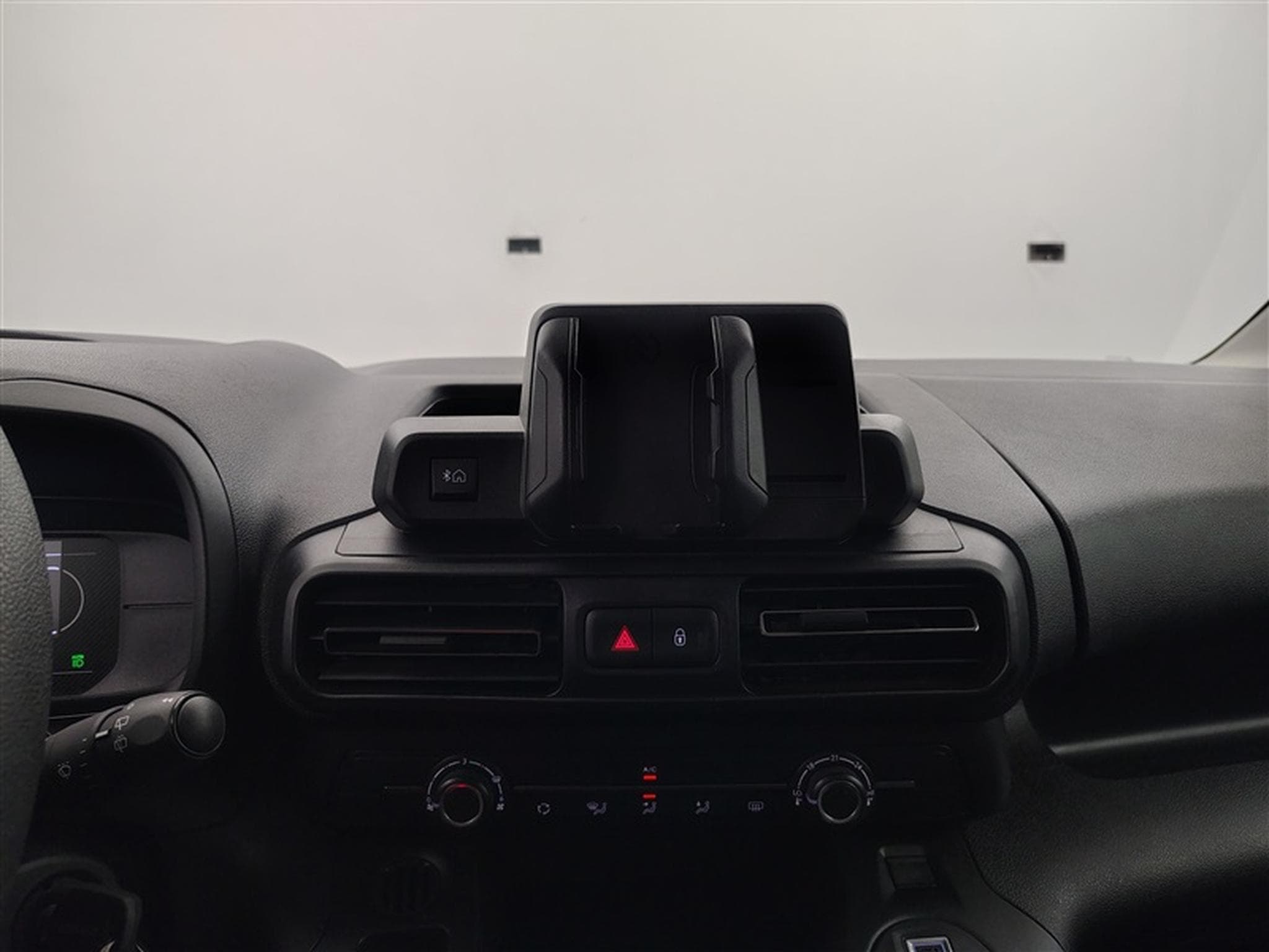 Citroen Berlingo 1.5 BlueHDi 130Cv EAT8 M CLIM / BLUETOOTH / PDC (2025) - Foto 11