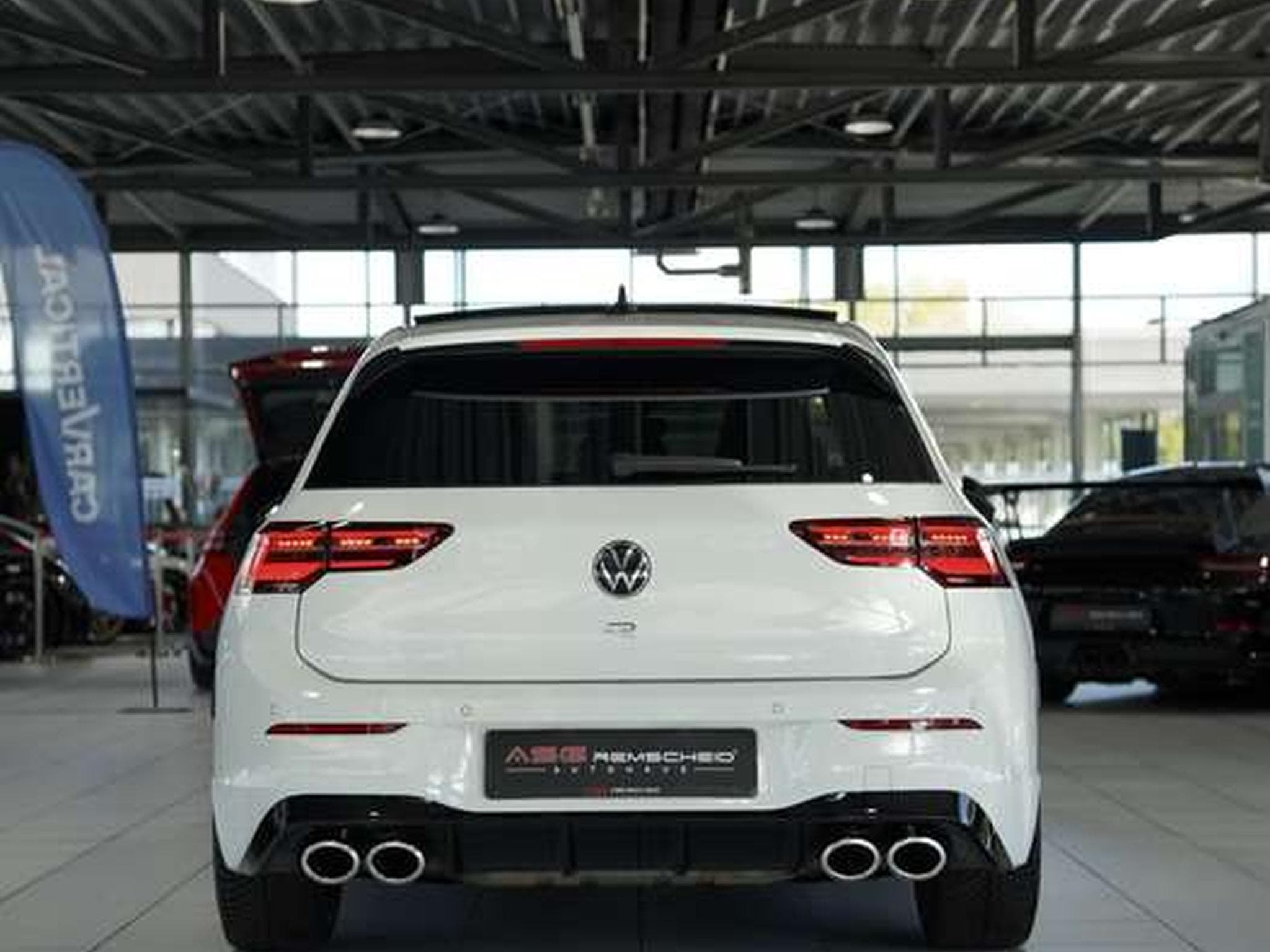 VW Golf R 4M Black Style *2.H *19 *Pano*Matrix*HUD (2023) - Foto 9