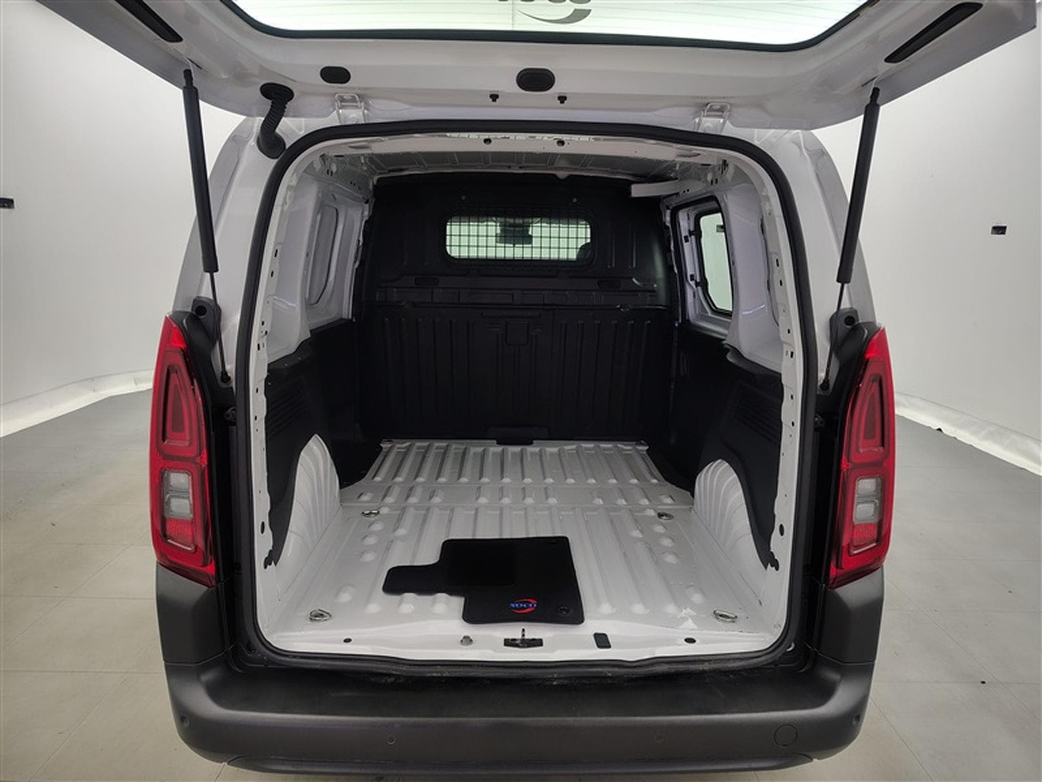 Citroen Berlingo 1.5 BlueHDi 130Cv EAT8 M CLIM / BLUETOOTH / PDC (2025) - Foto 14