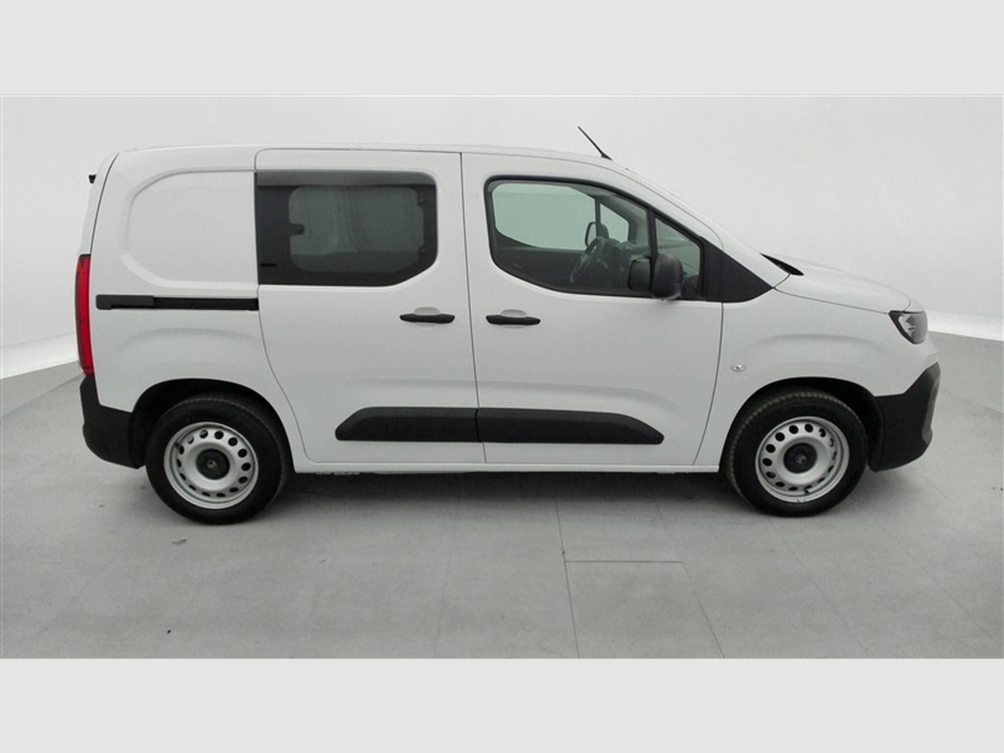 Citroen Berlingo 1.5 BlueHDi 130Cv EAT8 M CLIM / BLUETOOTH / PDC (2025) - Foto 22