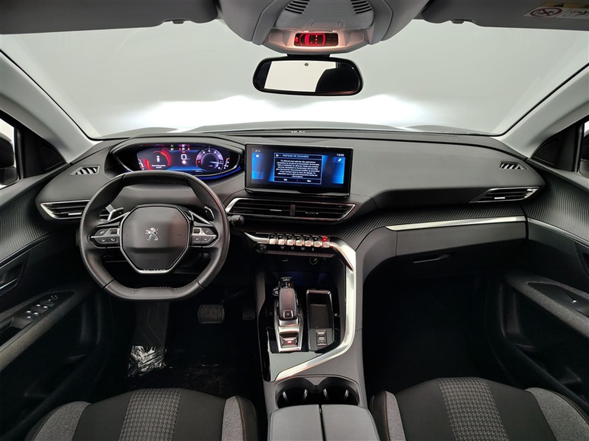 Peugeot 3008 1.2 PureTech 130cv EAT8 Active NAVI / CARPLAY / CAMERA (2022) - Foto 8