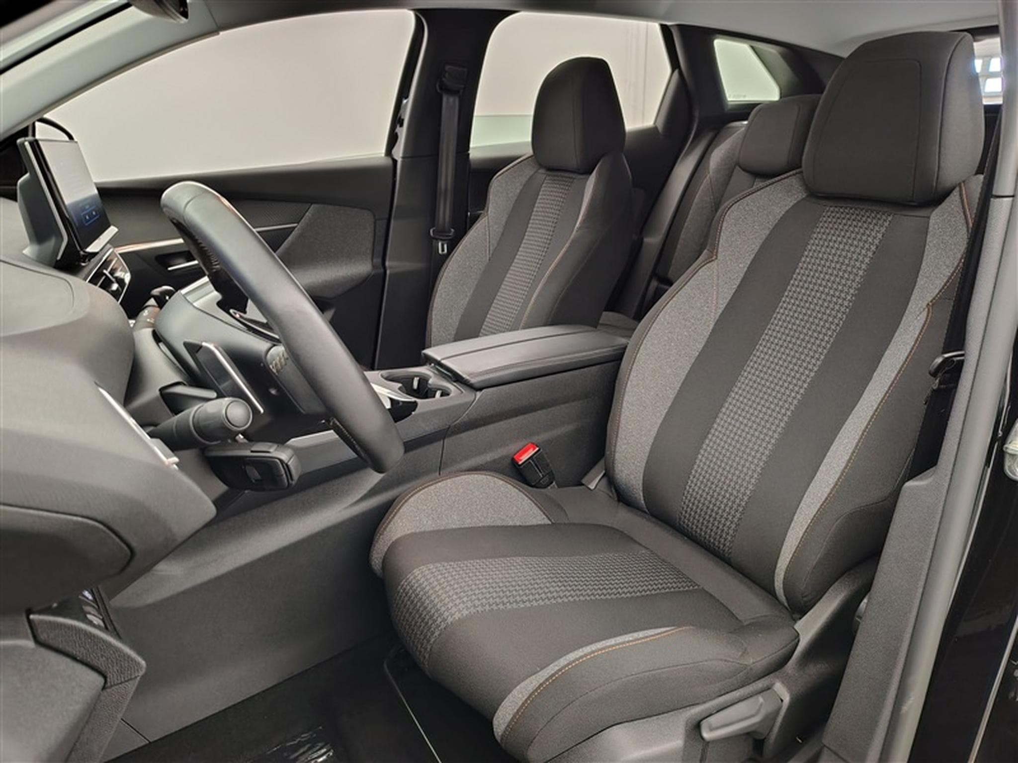 Peugeot 3008 1.2 PureTech 130cv EAT8 Active NAVI / CARPLAY / CAMERA (2022) - Foto 7
