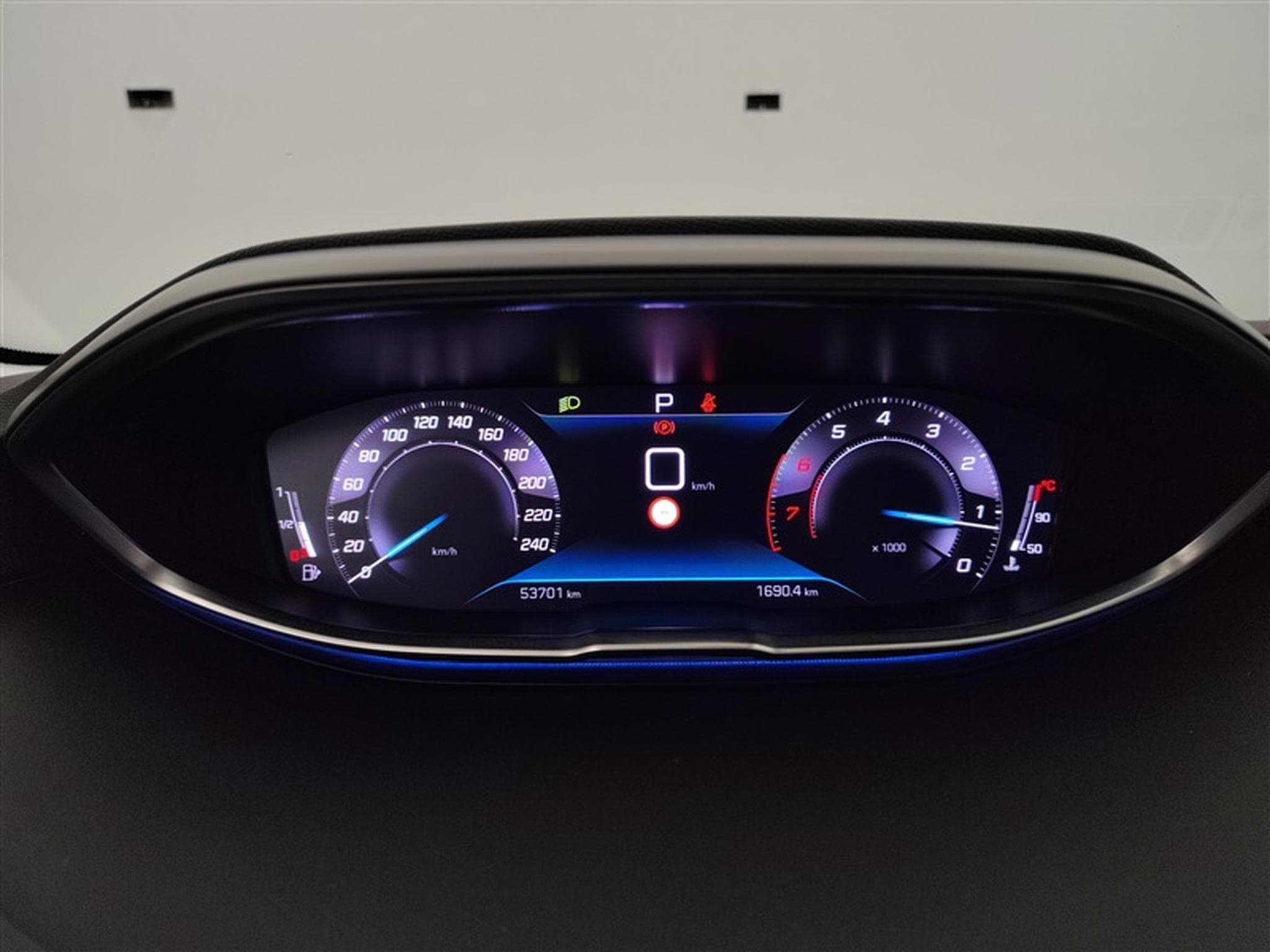 Peugeot 3008 1.2 PureTech 130cv EAT8 Active NAVI / CARPLAY / CAMERA (2022) - Foto 10