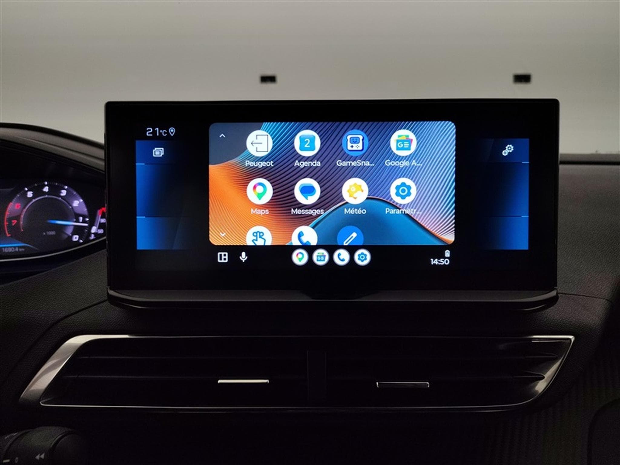 Peugeot 3008 1.2 PureTech 130cv EAT8 Active NAVI / CARPLAY / CAMERA (2022) - Foto 20