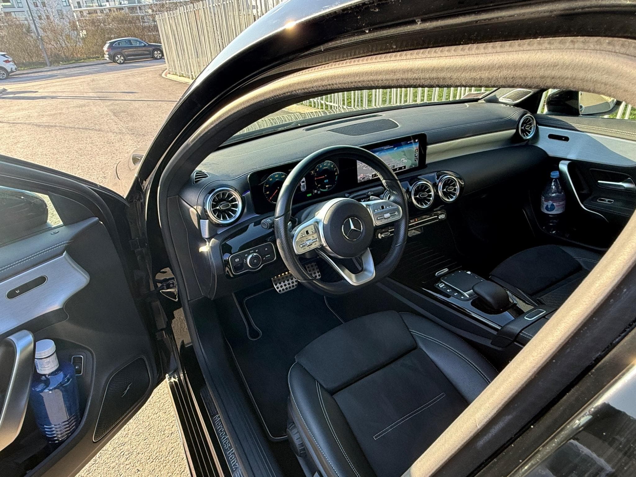 Mercedes A 250 AMG-Line Night Panoramic Plugin Hybrid (2021) - Photo 2