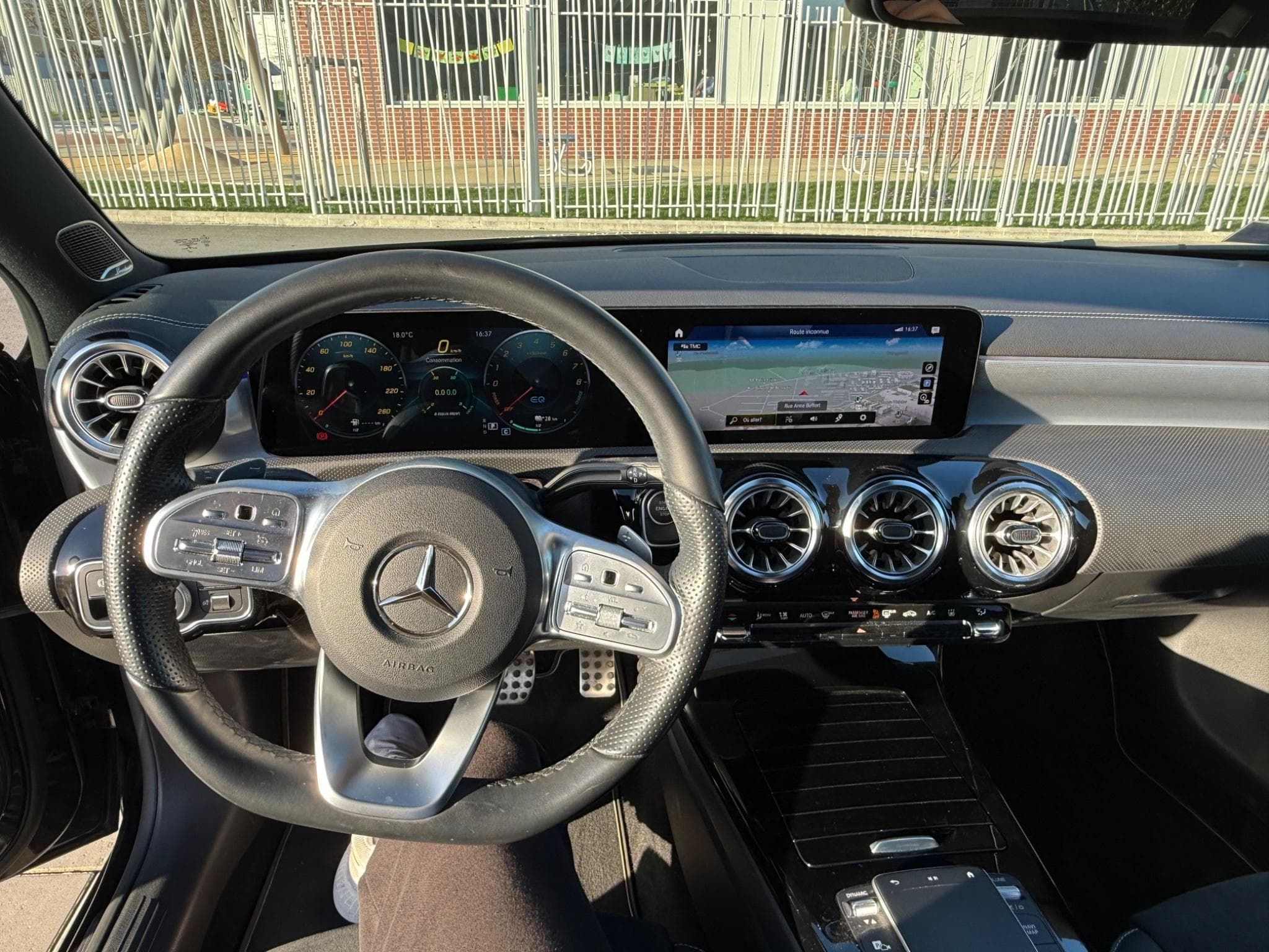 Mercedes A 250 AMG-Line Night Panoramic Plugin Hybrid (2021) - Photo 7