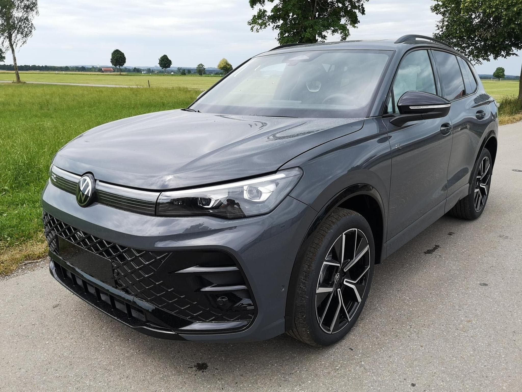 VW Tiguan 2.0 TDI 142 kW 4Motion R-Line (2025) - Foto 1