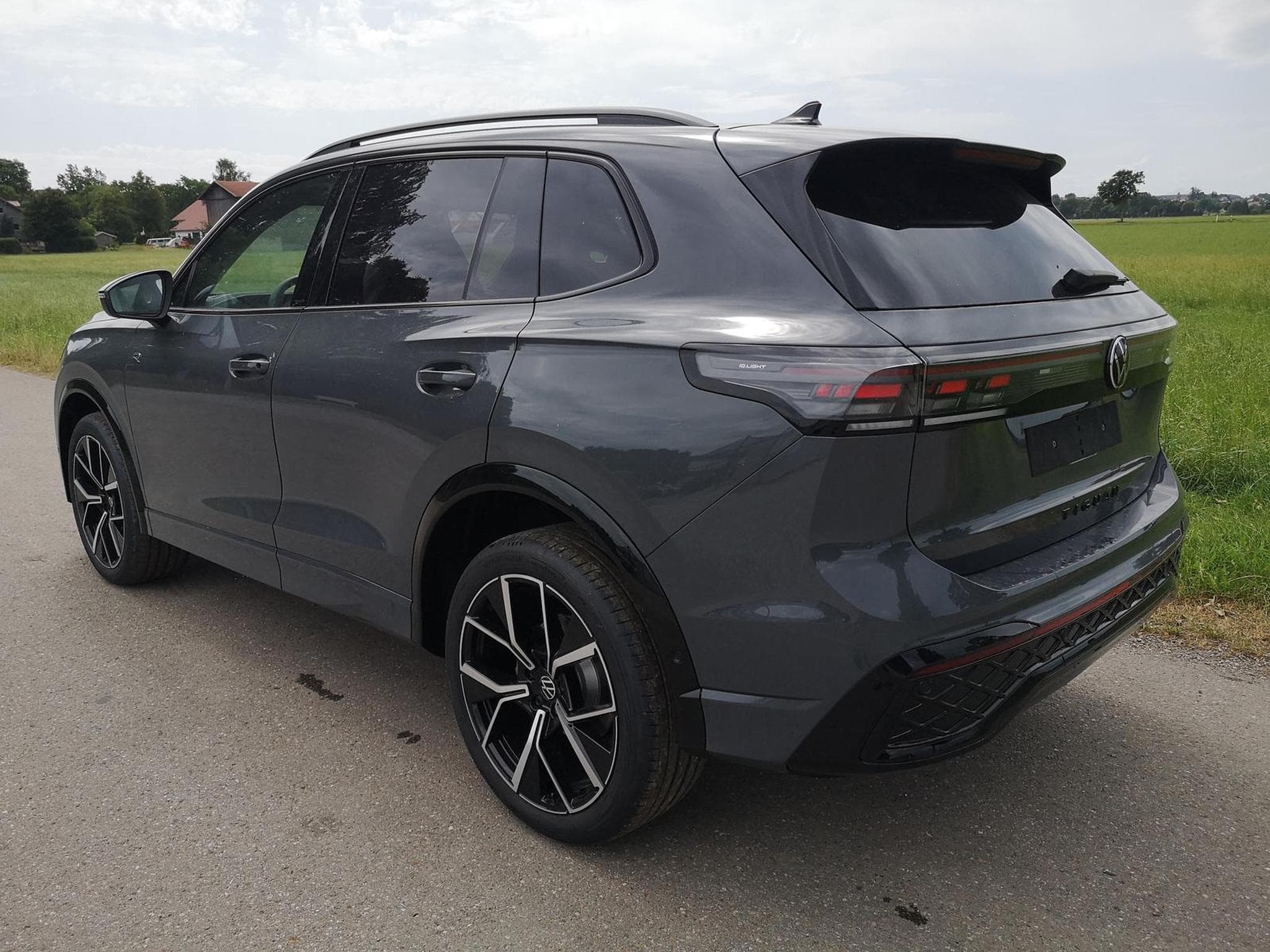 VW Tiguan 2.0 TDI 142 kW 4Motion R-Line (2025) - Foto 2