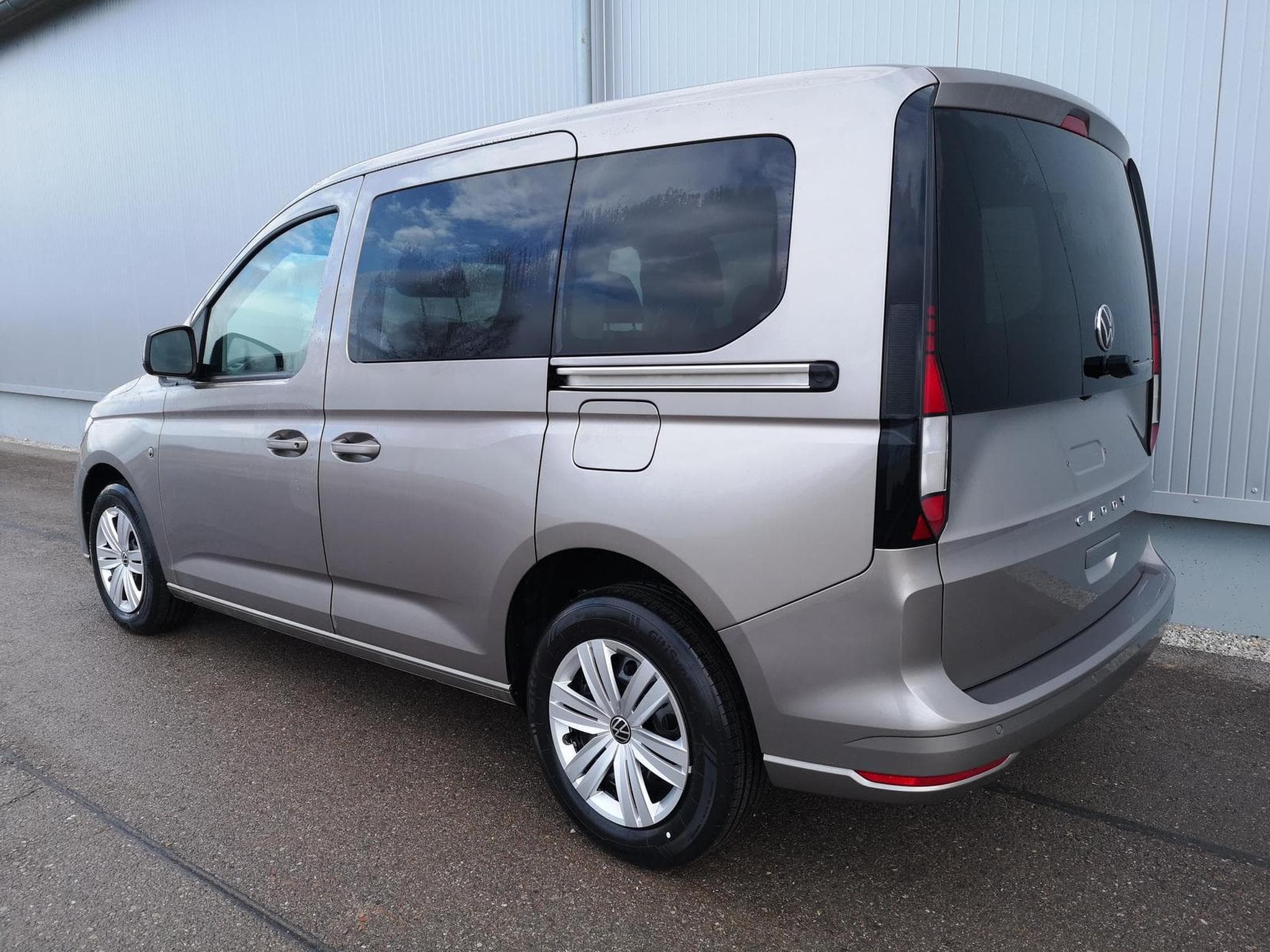 VW Caddy Basis (2026) - Foto 2