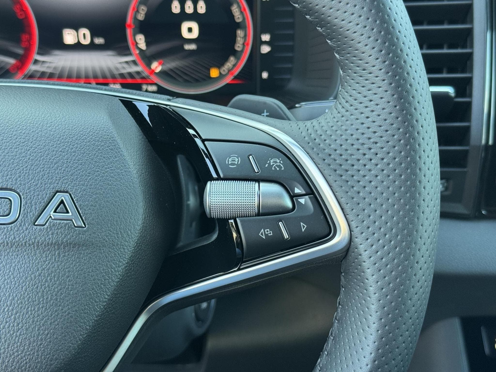 Skoda Karoq Sportline (2026) - Foto 13