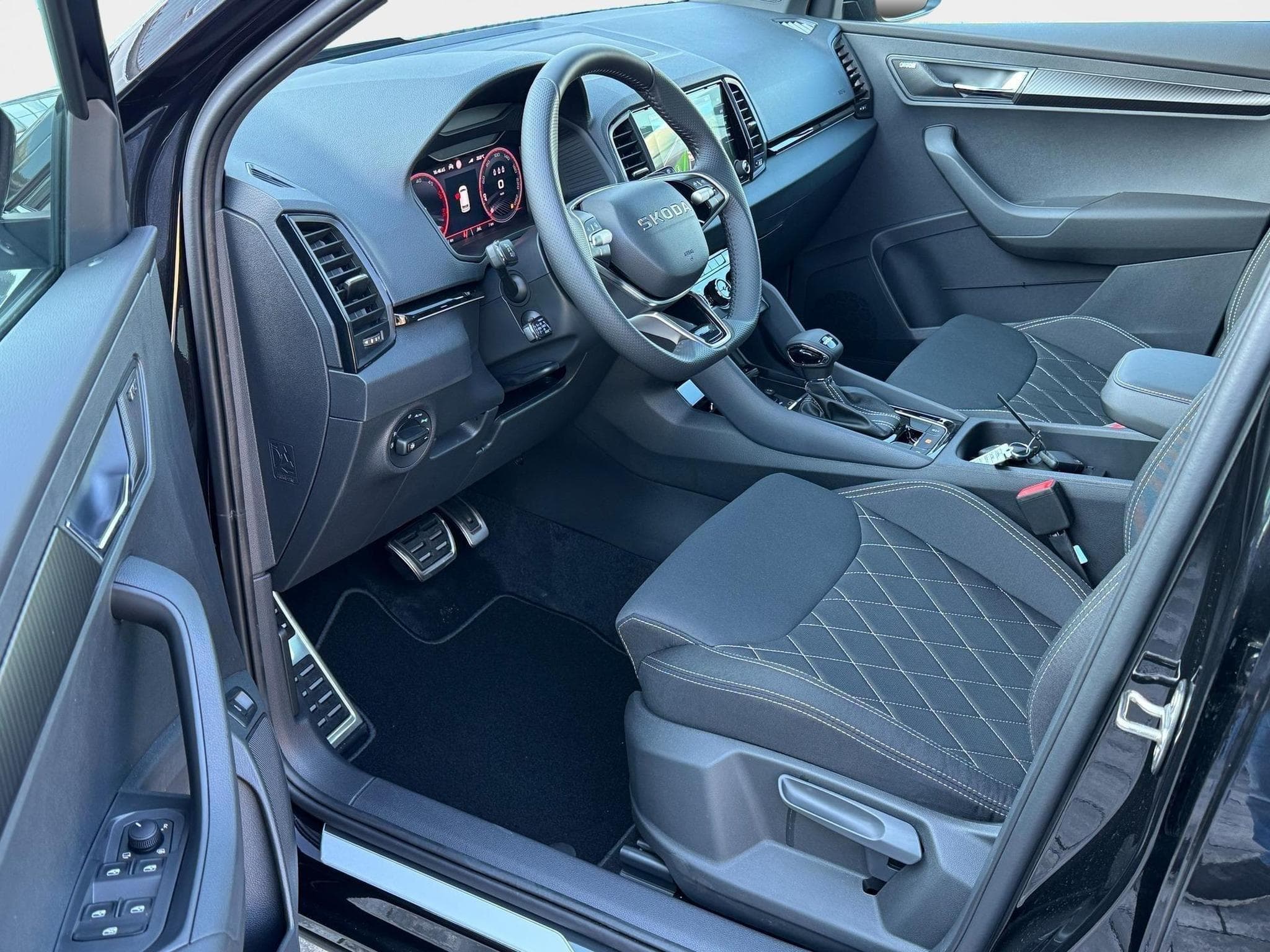 Skoda Karoq Sportline (2026) - Foto 10