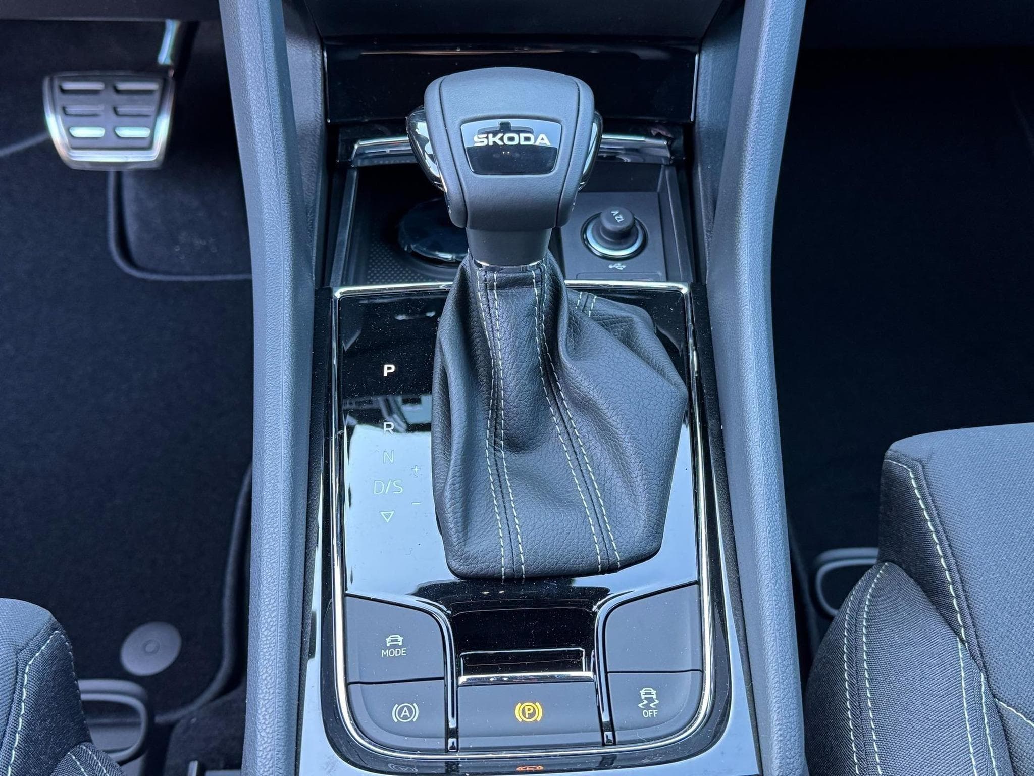 Skoda Karoq Sportline (2026) - Foto 15