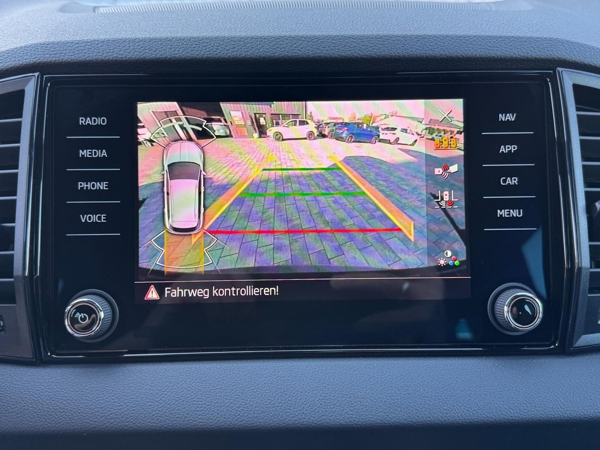 Skoda Karoq Sportline (2026) - Foto 17
