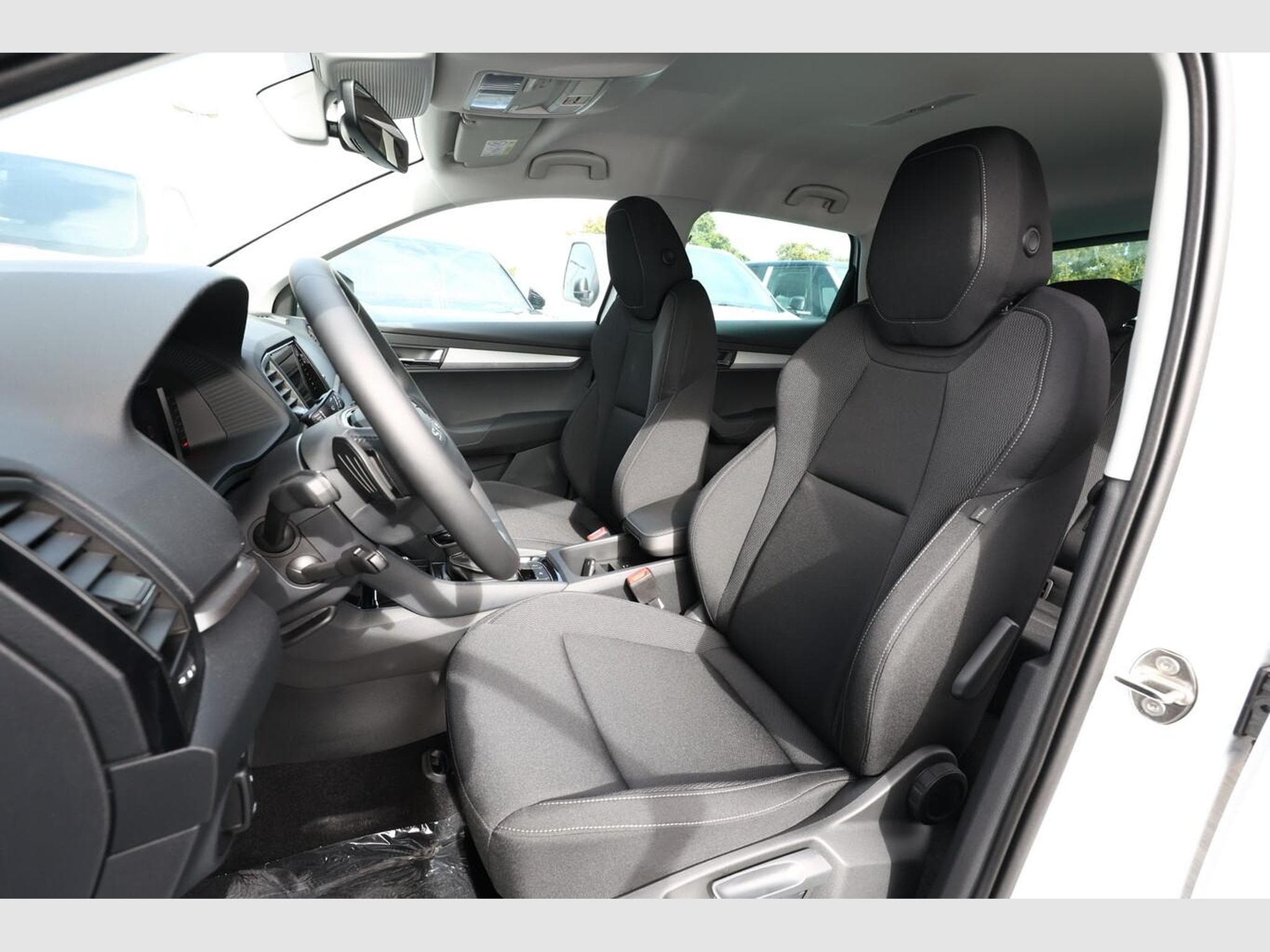 Skoda Karoq Selection (2026) - Foto 6