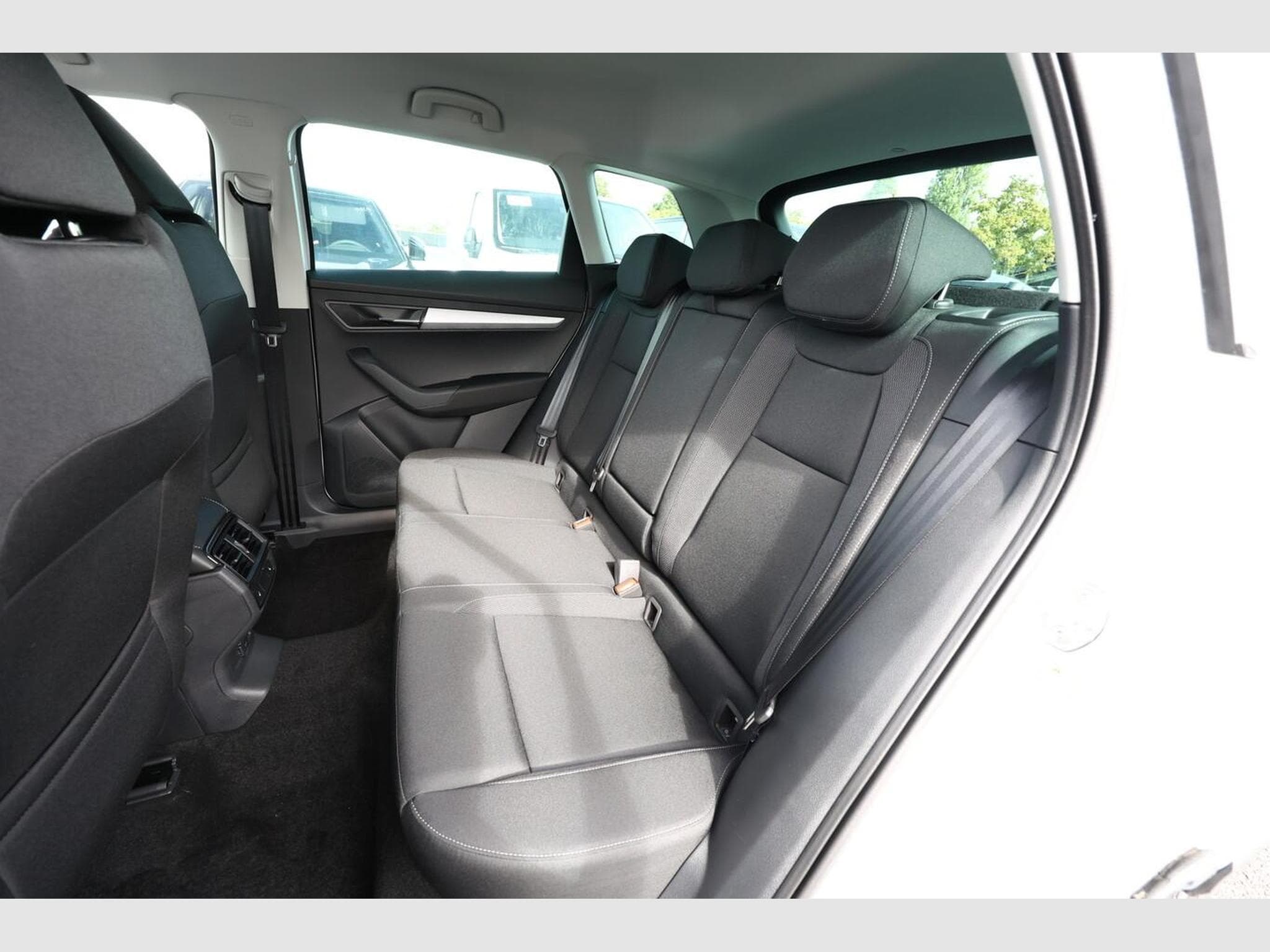 Skoda Karoq Selection (2026) - Foto 10