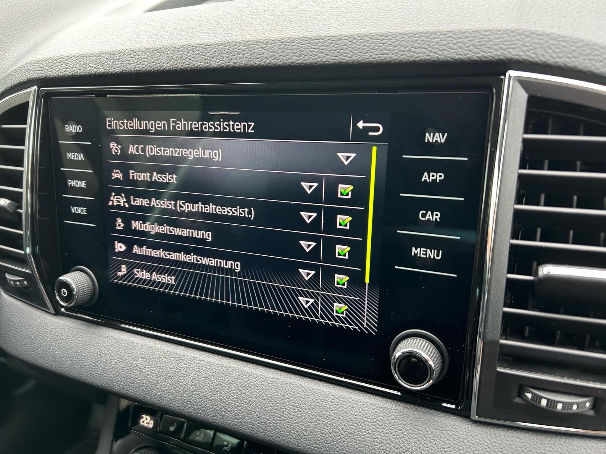 Skoda Karoq Selection (2026) - Foto 12